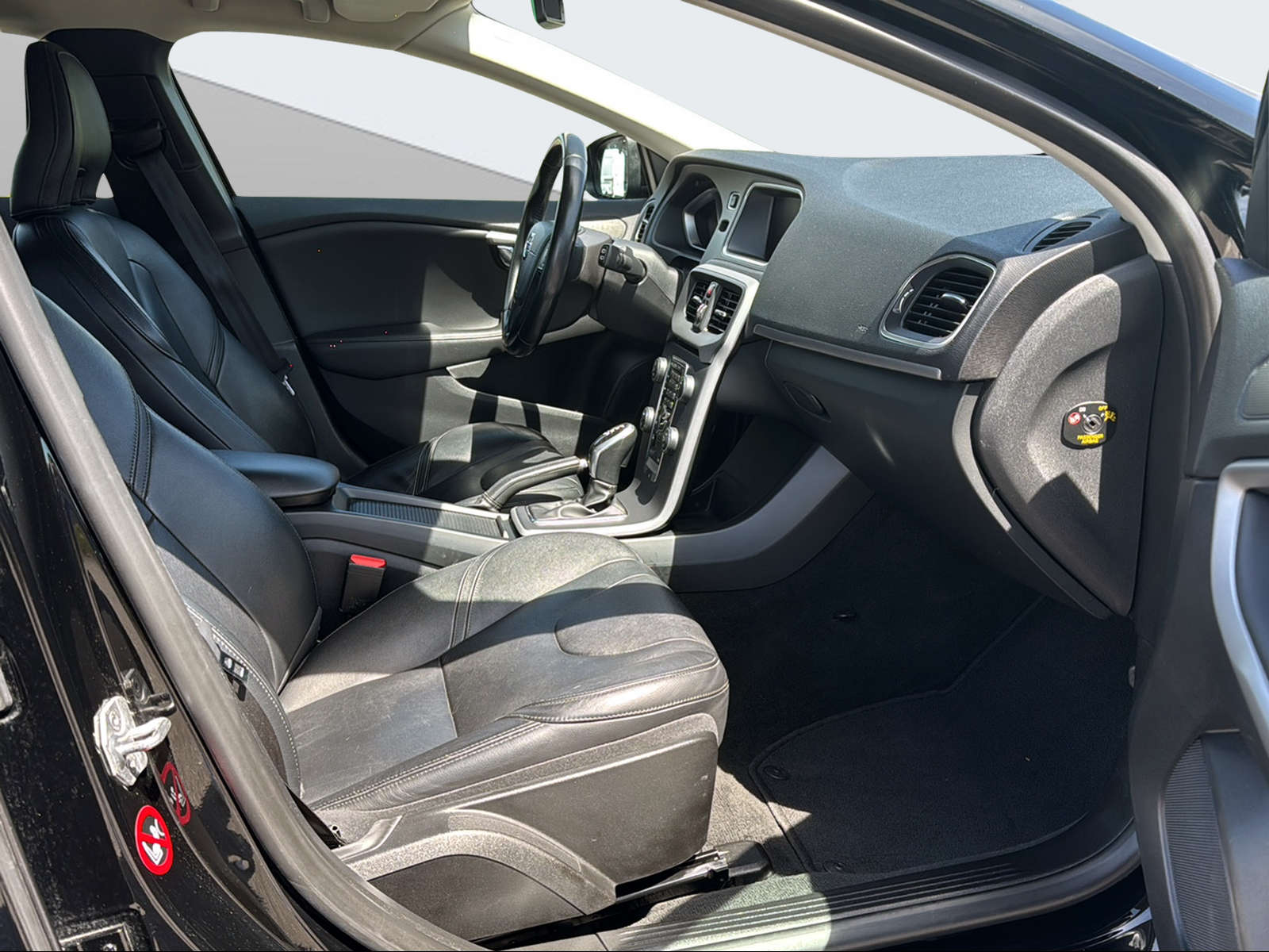 VOLVO V40 2.0 D3 Kinetic S/S-image-14