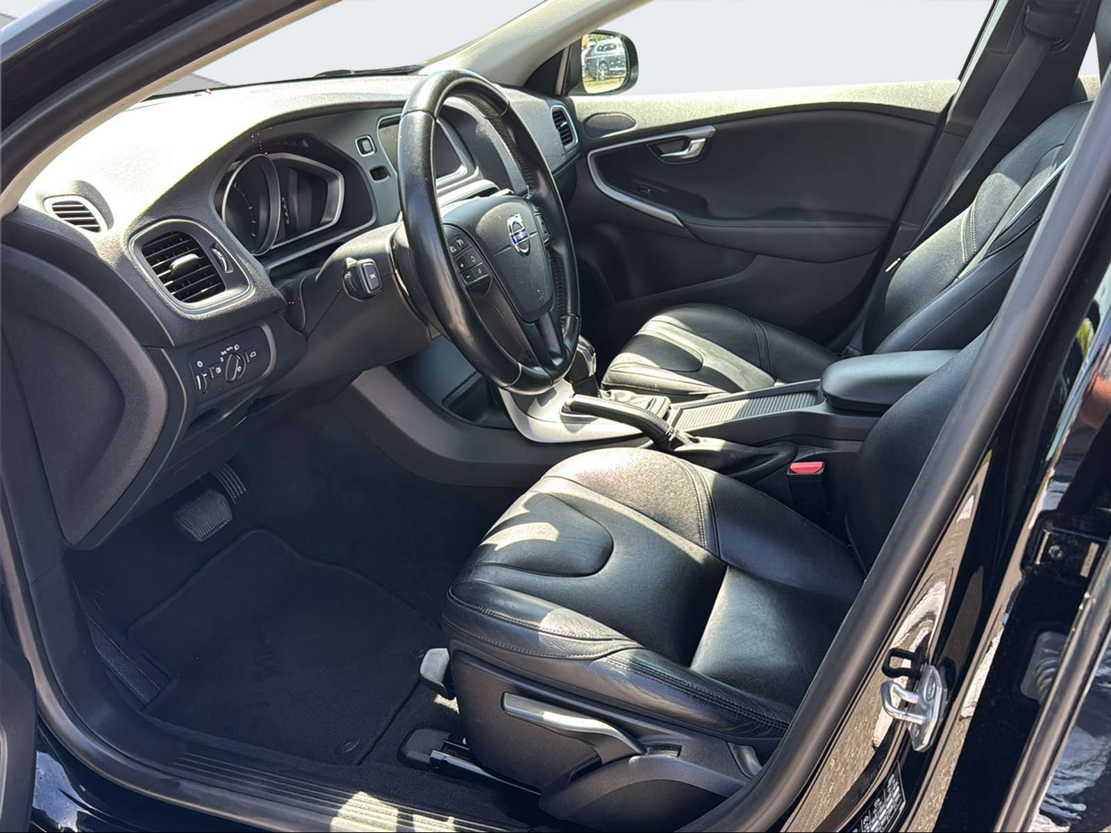 VOLVO V40 2.0 D3 Kinetic S/S-image-9