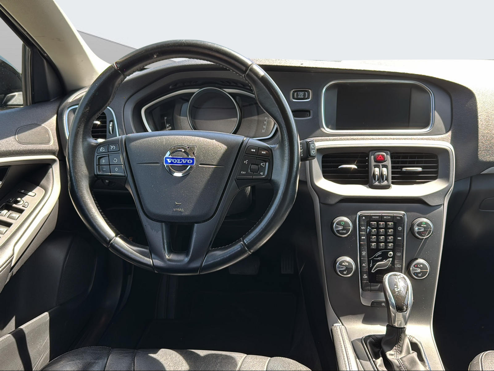 VOLVO V40 2.0 D3 Kinetic S/S-image-12