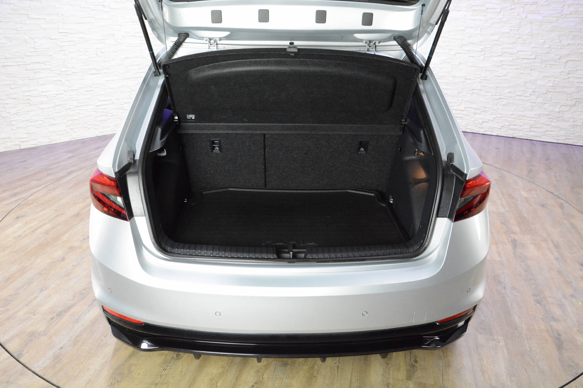 SKODA Fabia 1.5 TSI Monte Carlo DSG-image-19