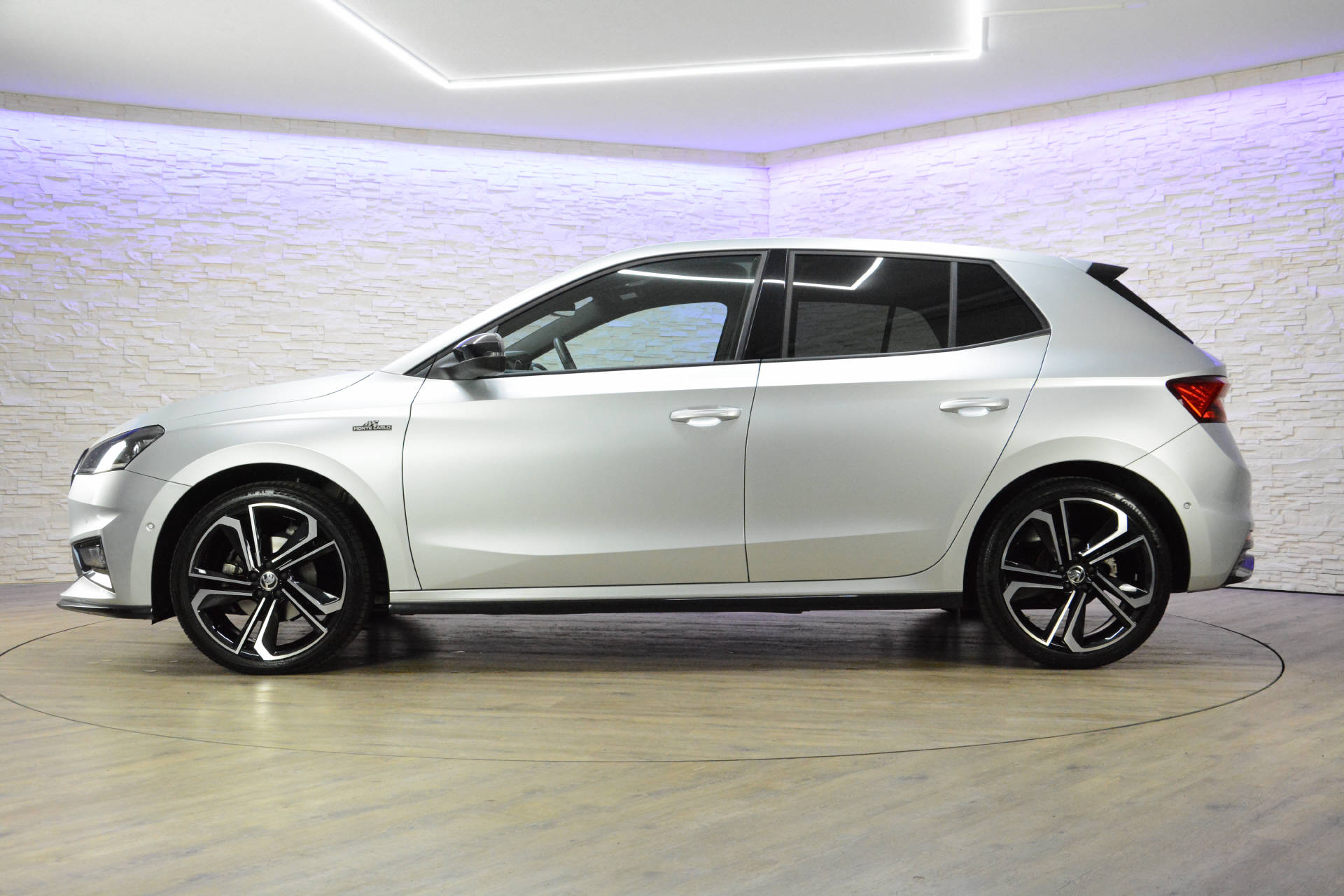 SKODA Fabia 1.5 TSI Monte Carlo DSG-image-2