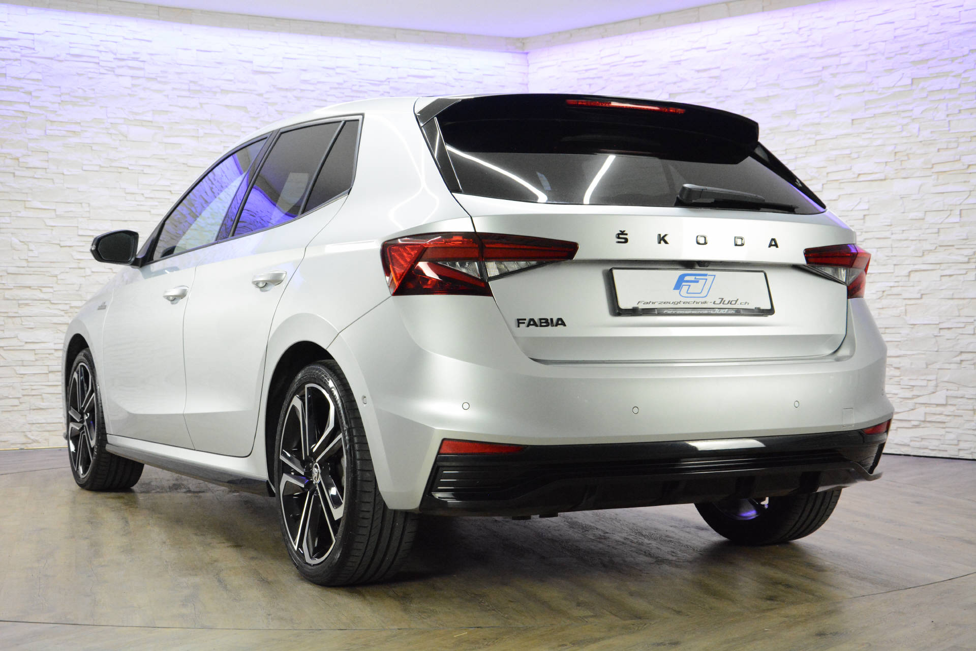 SKODA Fabia 1.5 TSI Monte Carlo DSG-image-5