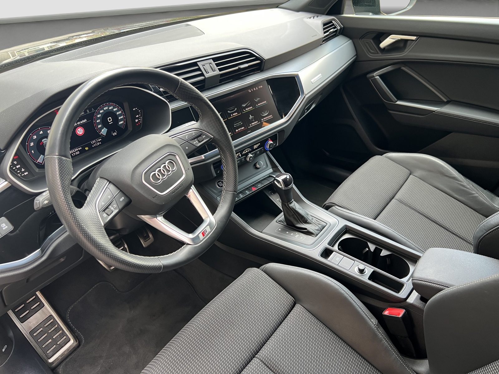 AUDI Q3 Sportback 35 TFSI S line Attraction S-tronic-image-7