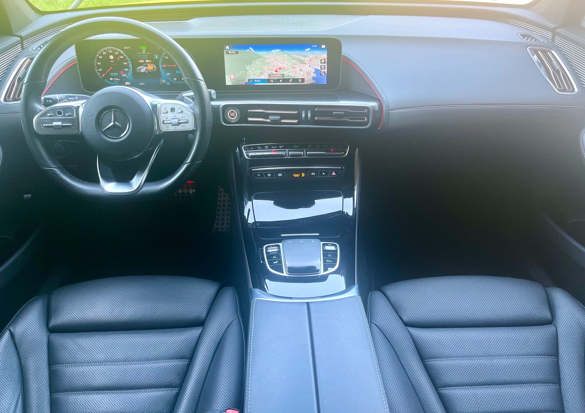 MERCEDES-BENZ EQC 400 AMG Line 4Matic-image-17