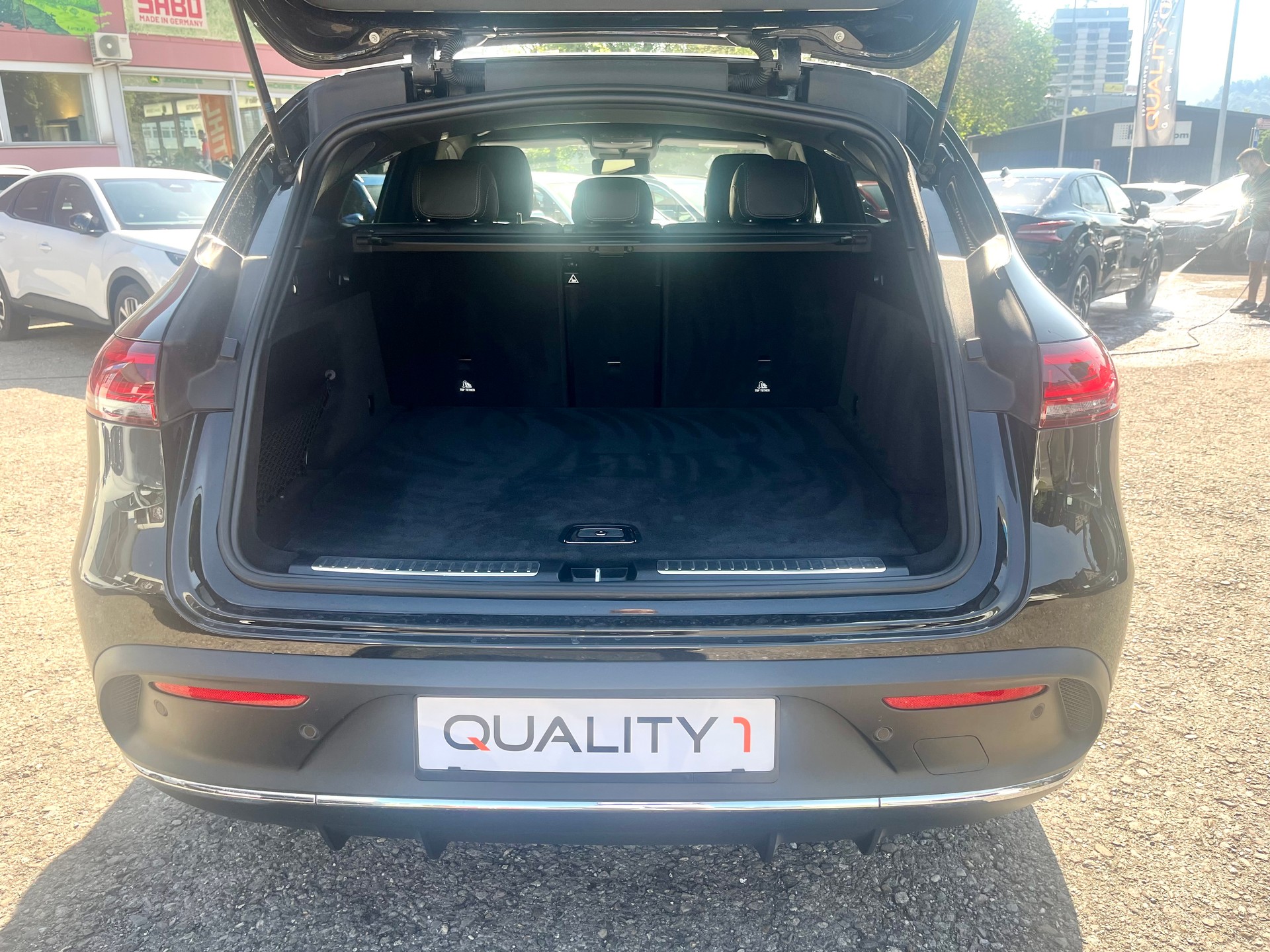 MERCEDES-BENZ EQC 400 AMG Line 4Matic-image-7