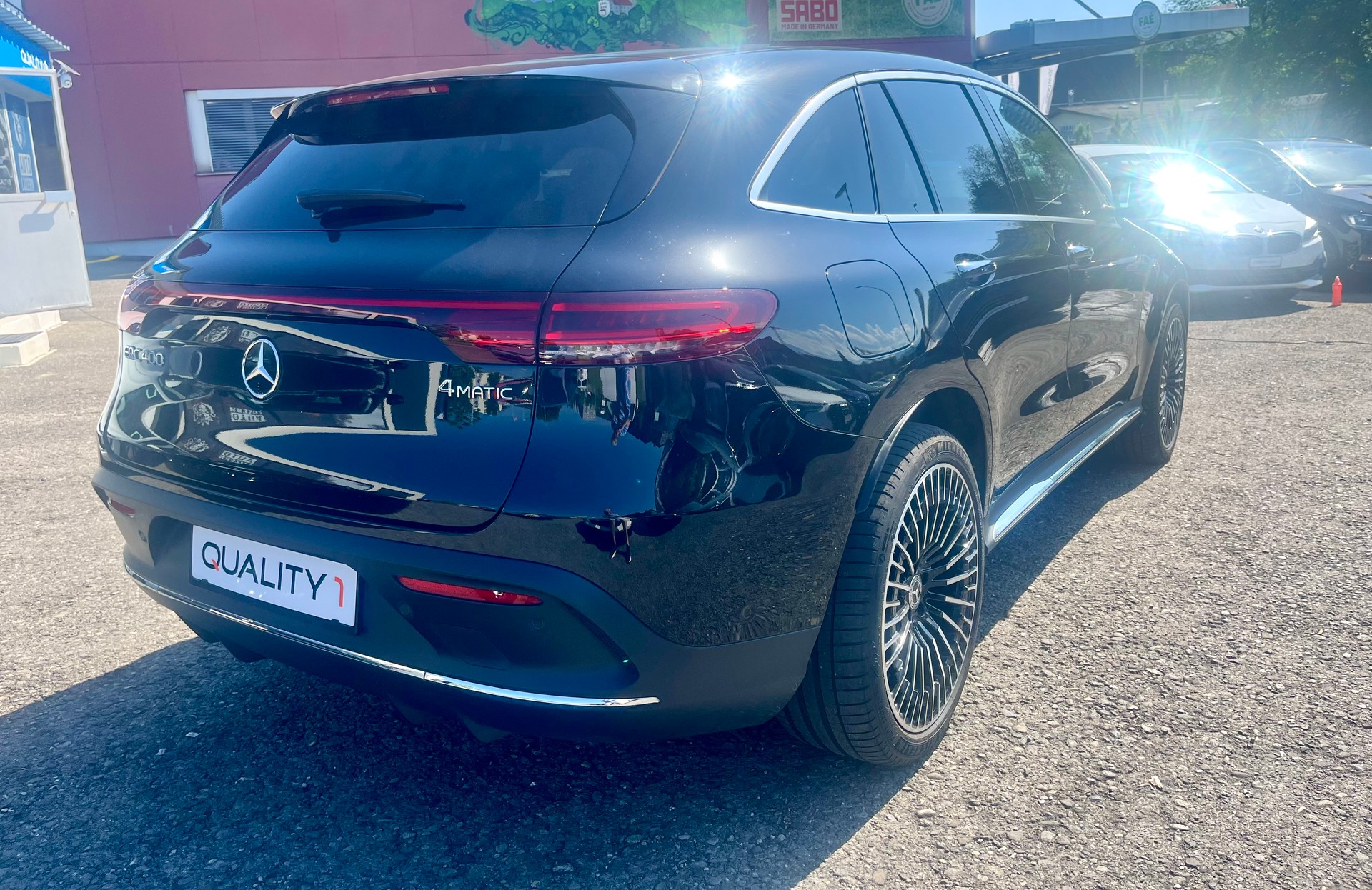 MERCEDES-BENZ EQC 400 AMG Line 4Matic-image-5