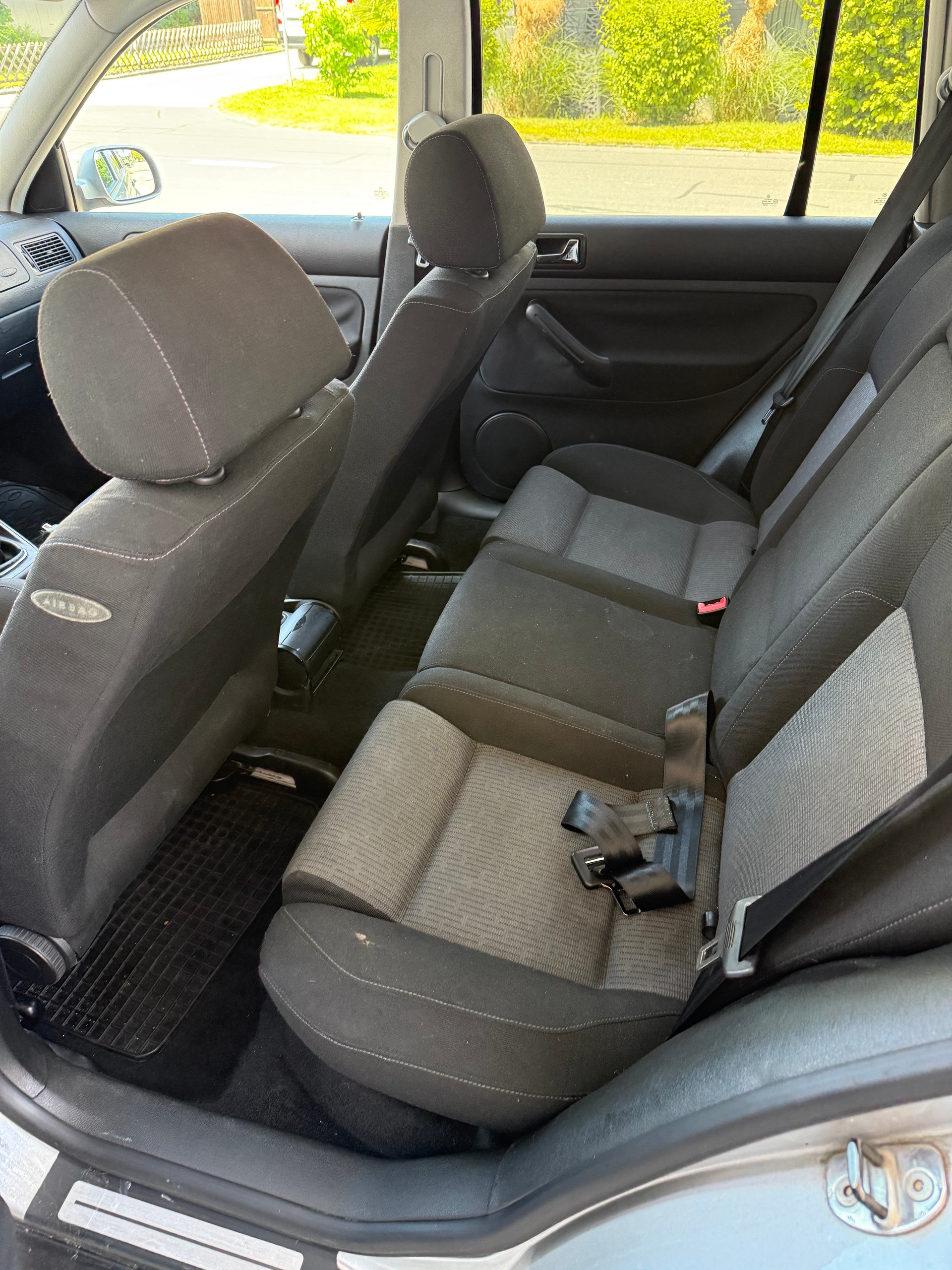 VW Golf Variant 1.9 TDI PD 4Motion-image-10