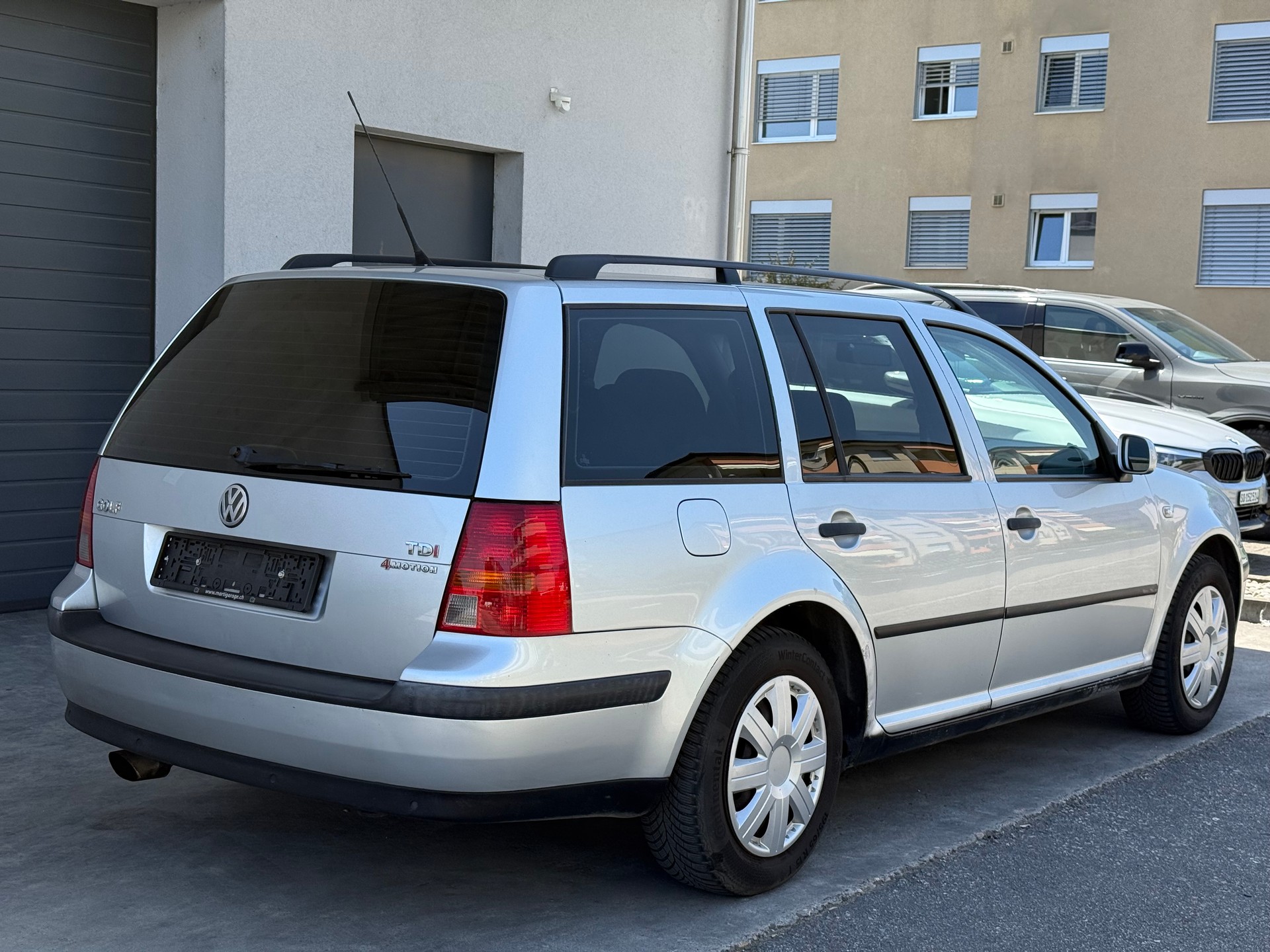 VW Golf Variant 1.9 TDI PD 4Motion-image-7
