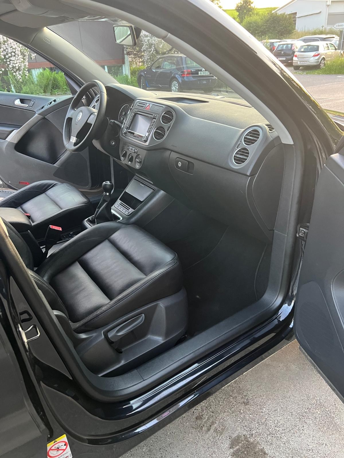 VW Tiguan 2.0 TSI Sport&Style-image-3