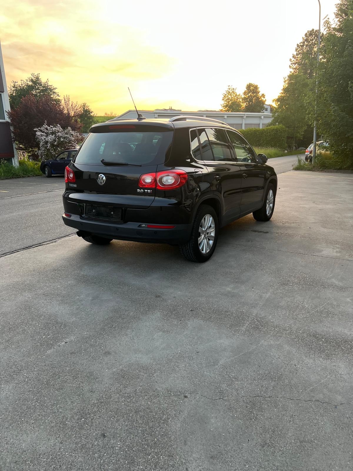 VW Tiguan 2.0 TSI Sport&Style-image-2