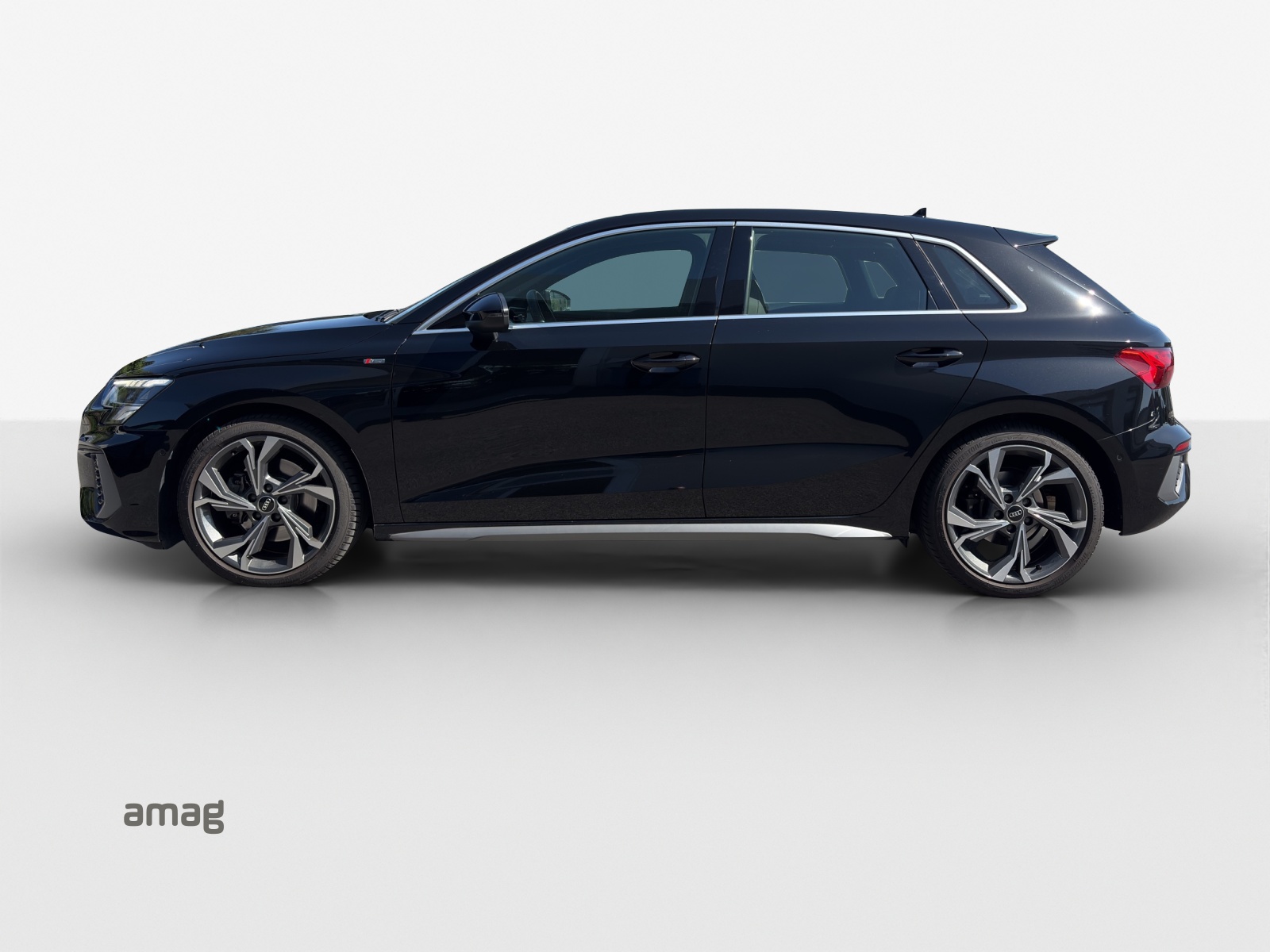AUDI A3 Sportback 40 TFSI S line quattro S-tronic-image-1