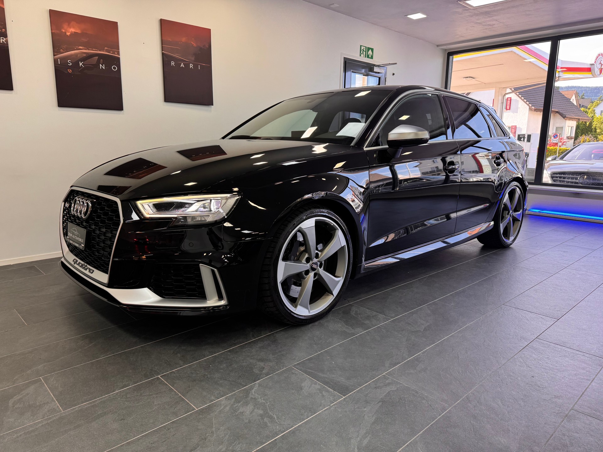 AUDI RS3 Sportback 2.5 TSI quattro S-tronic *Matrix LED / MMI PLUS / Metallic / Ambientebeleuchtung*