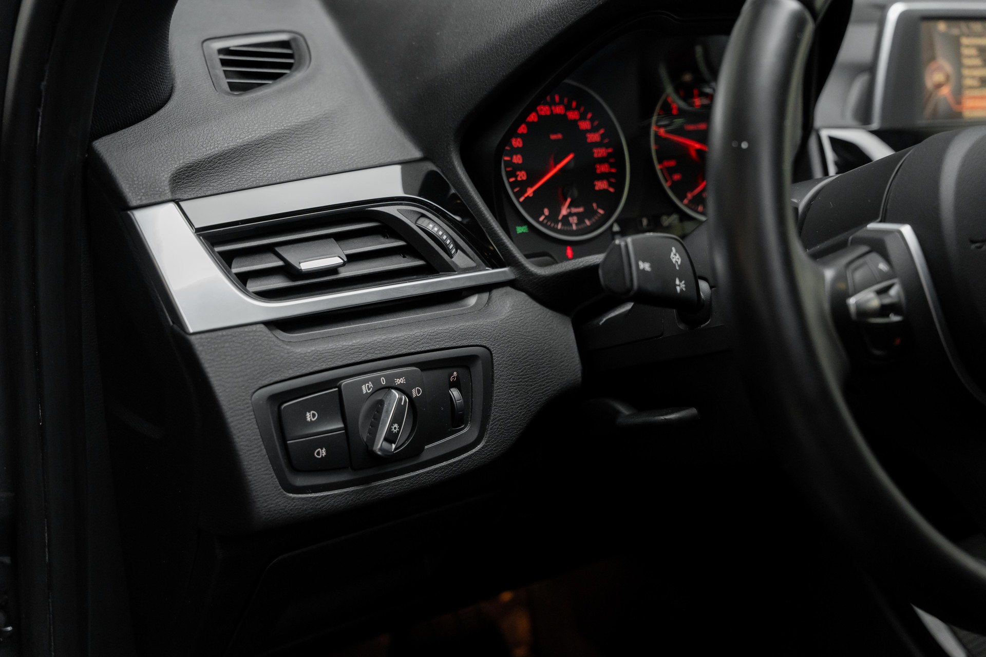 BMW X1 xDrive 25d M Sport Steptronic-image-19