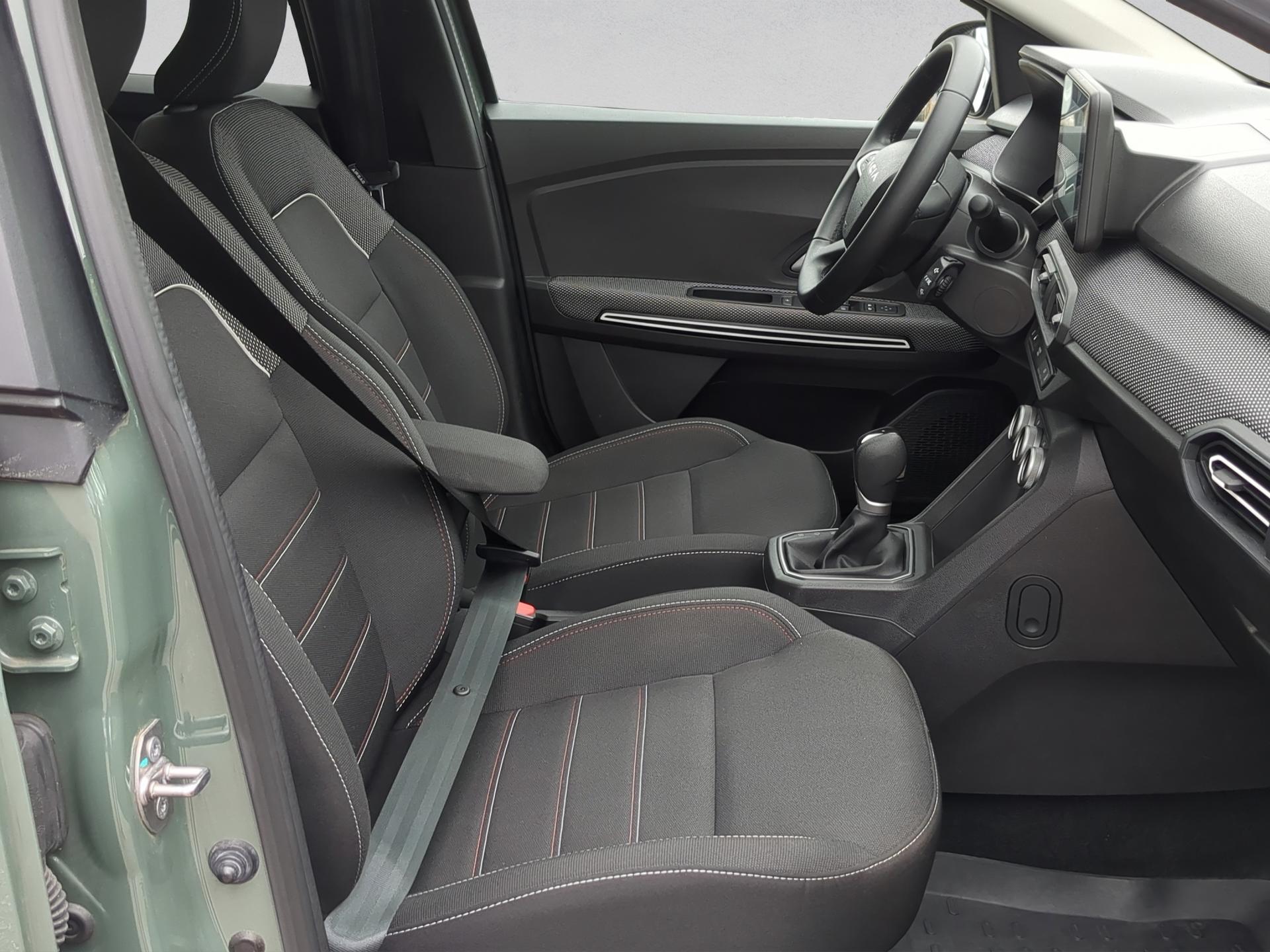 DACIA Jogger HEV 140 Extreme-image-15
