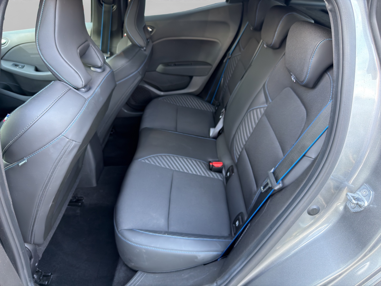 RENAULT Clio 1.6 E-Tech esprit Alpine-image-8