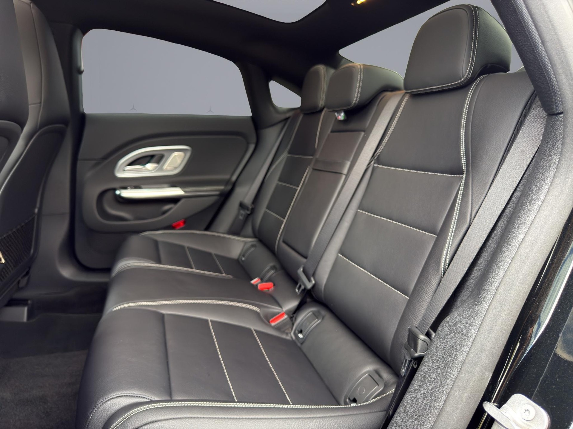 MERCEDES-BENZ CLA 220 AMG Line 4matic - Neues Modell-image-13
