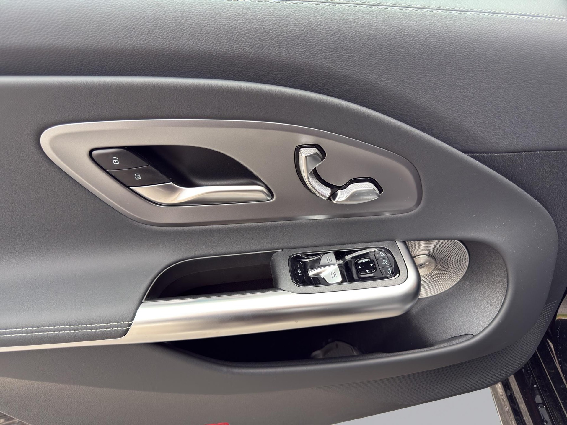 MERCEDES-BENZ CLA 220 AMG Line 4matic - Neues Modell-image-11