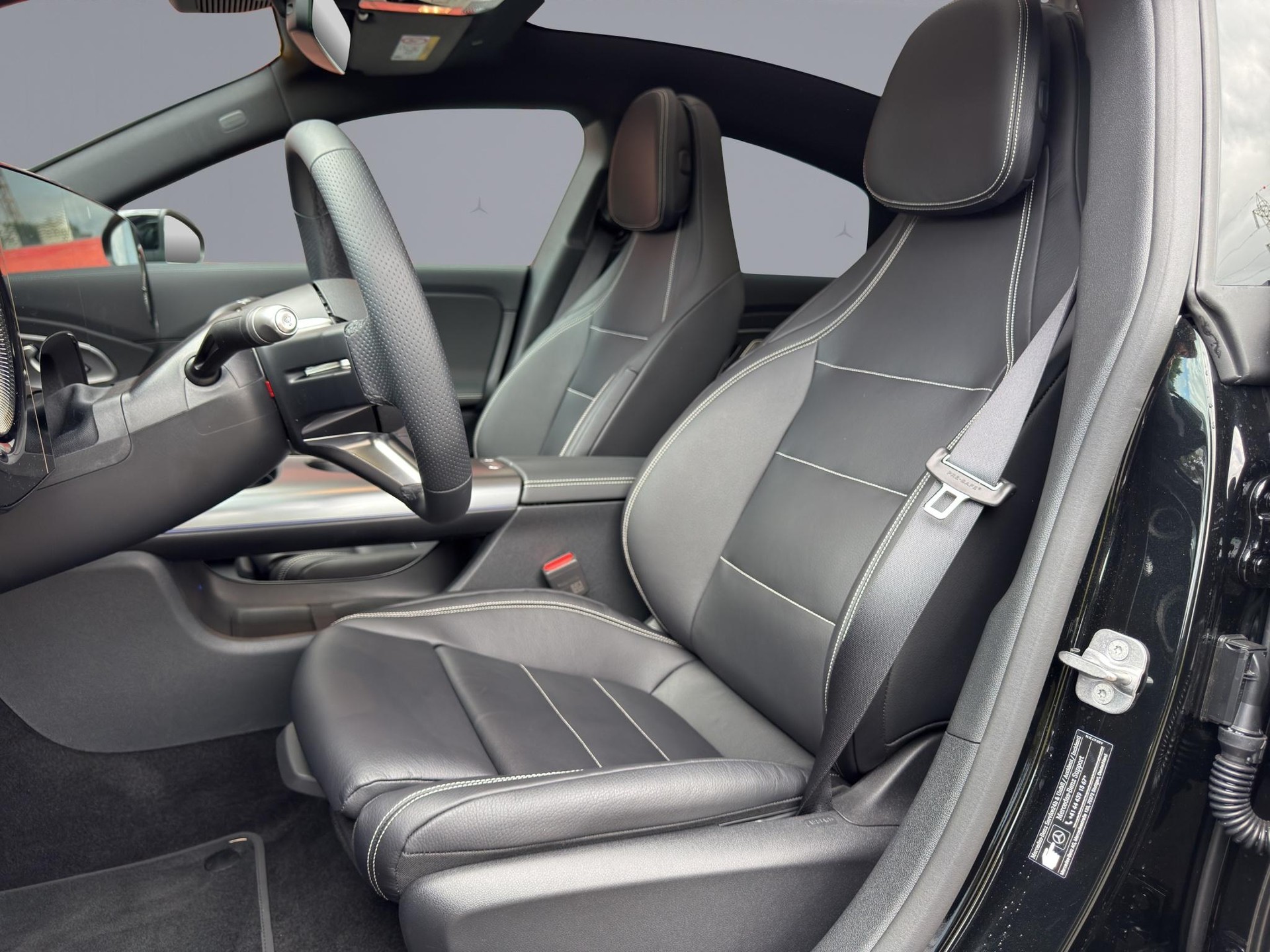 MERCEDES-BENZ CLA 220 AMG Line 4matic - Neues Modell-image-10