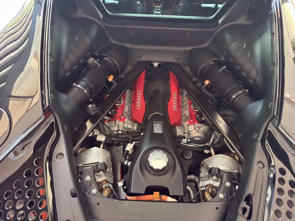 FERRARI SF90 Stradale 4.0-image-14