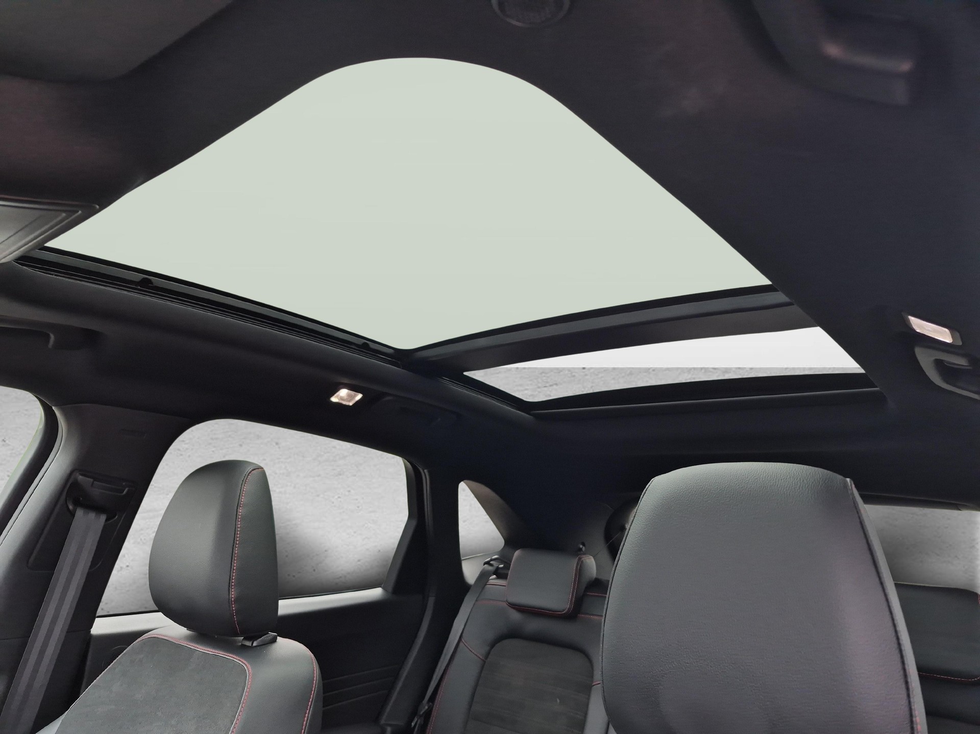 FORD Kuga 2.5 Plug-in Hybrid ST-Line X-image-19