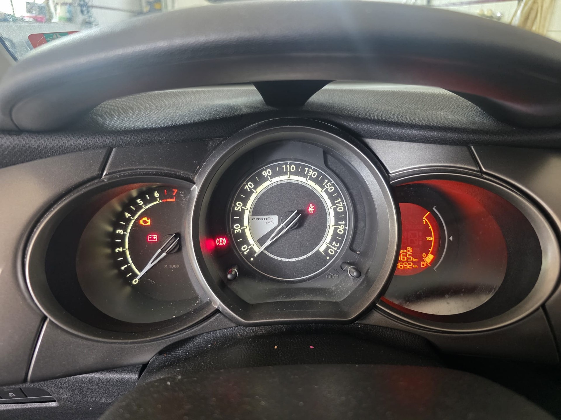CITROEN C3 1.2i Attraction-image-6