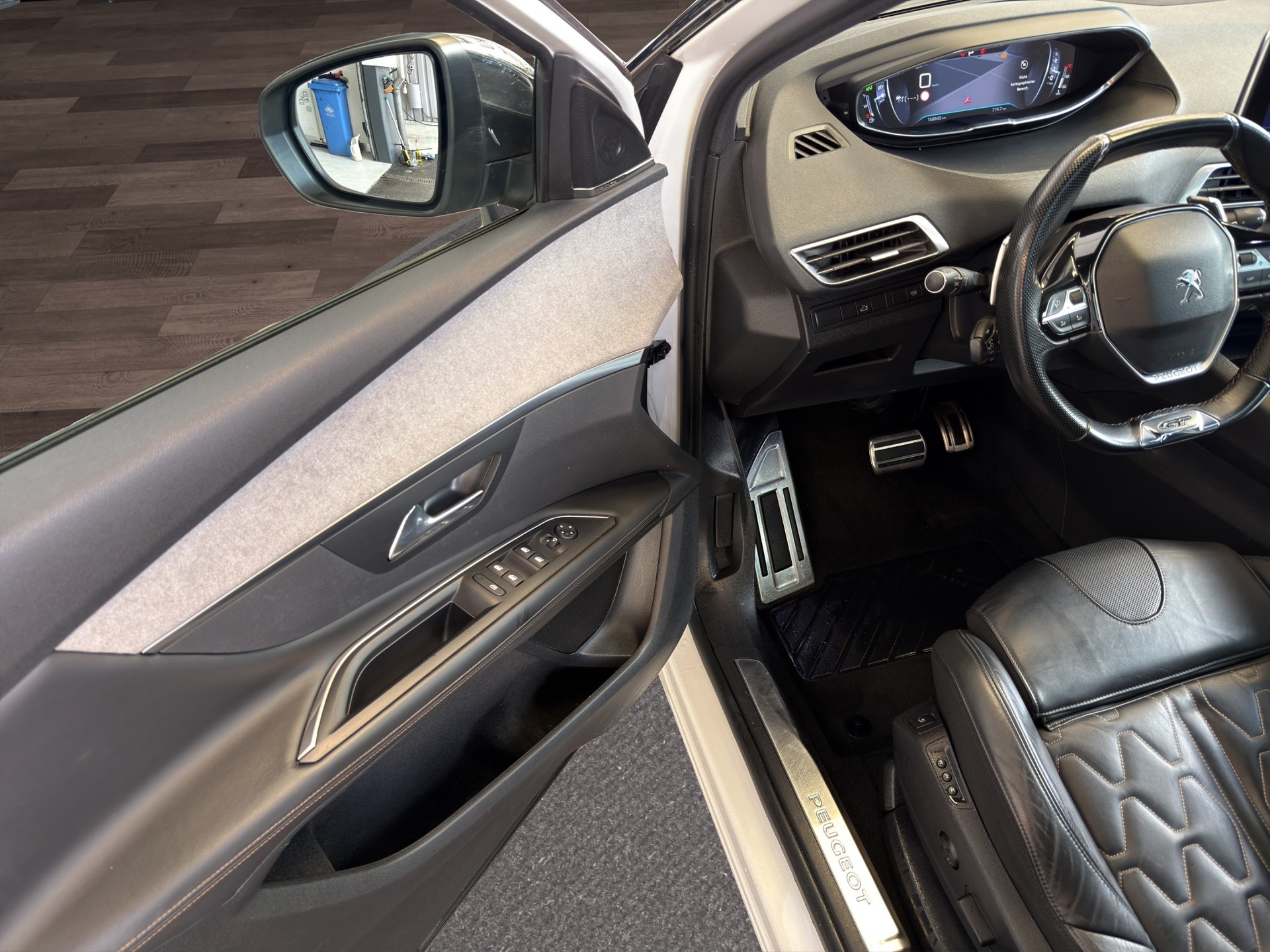 PEUGEOT 3008 2.0 BlueHDi GT EAT-image-19