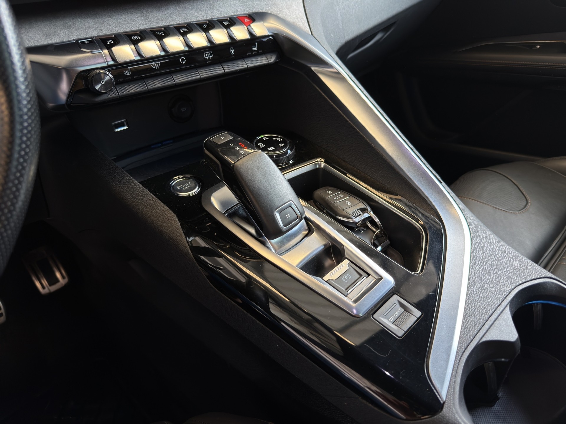 PEUGEOT 3008 2.0 BlueHDi GT EAT-image-16