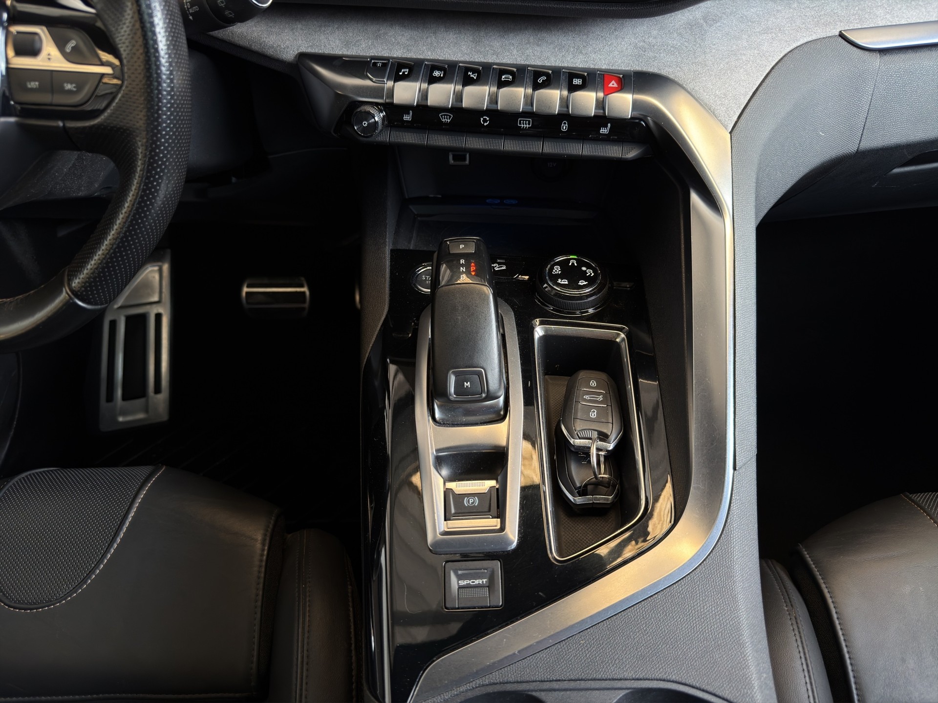 PEUGEOT 3008 2.0 BlueHDi GT EAT-image-15