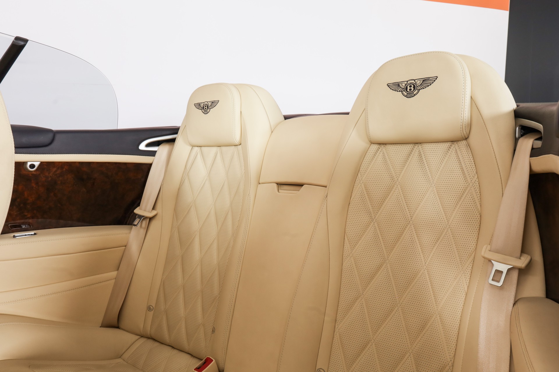 BENTLEY Continental GTC 6.0 W12-image-17