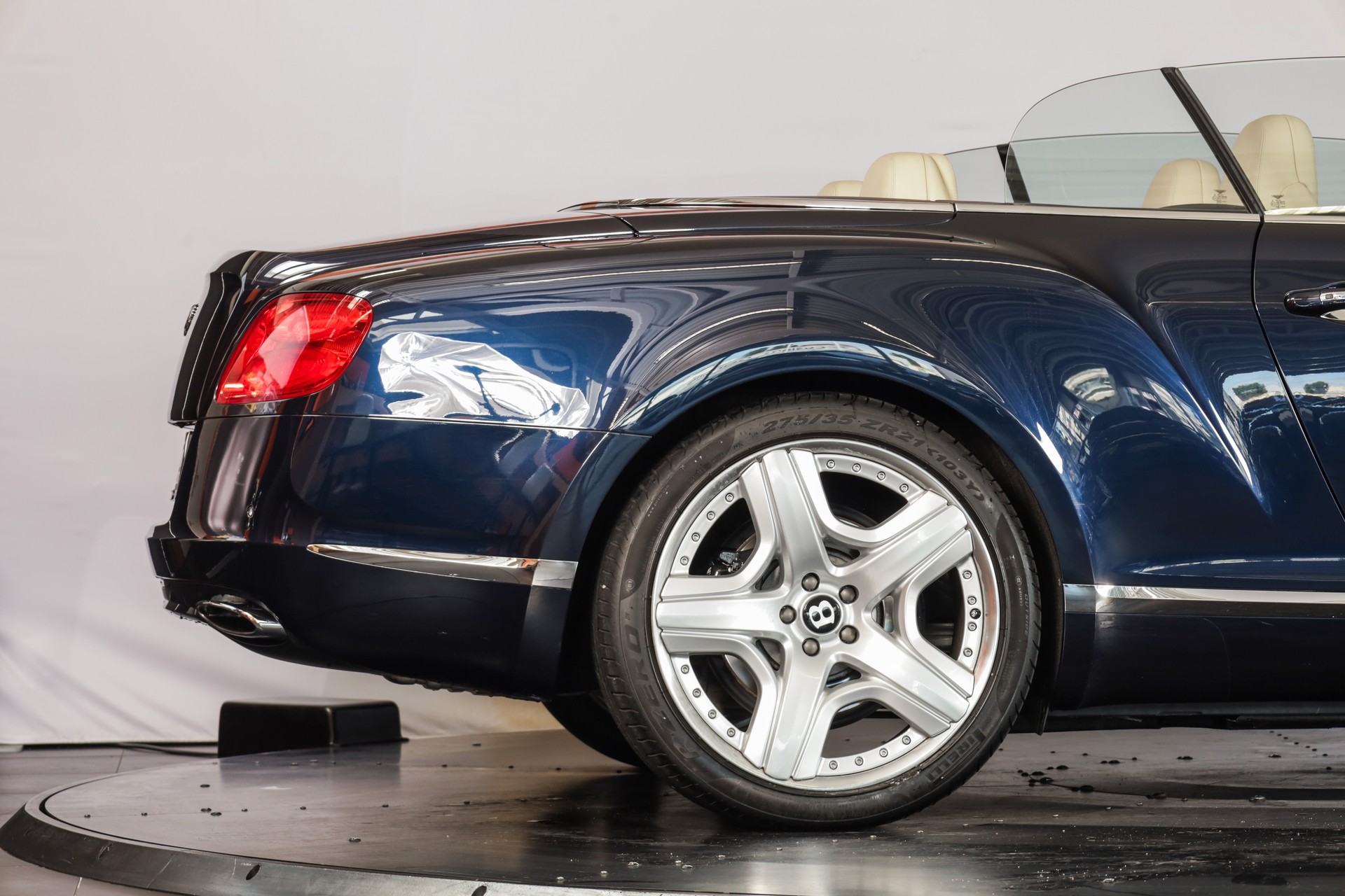 BENTLEY Continental GTC 6.0 W12-image-28