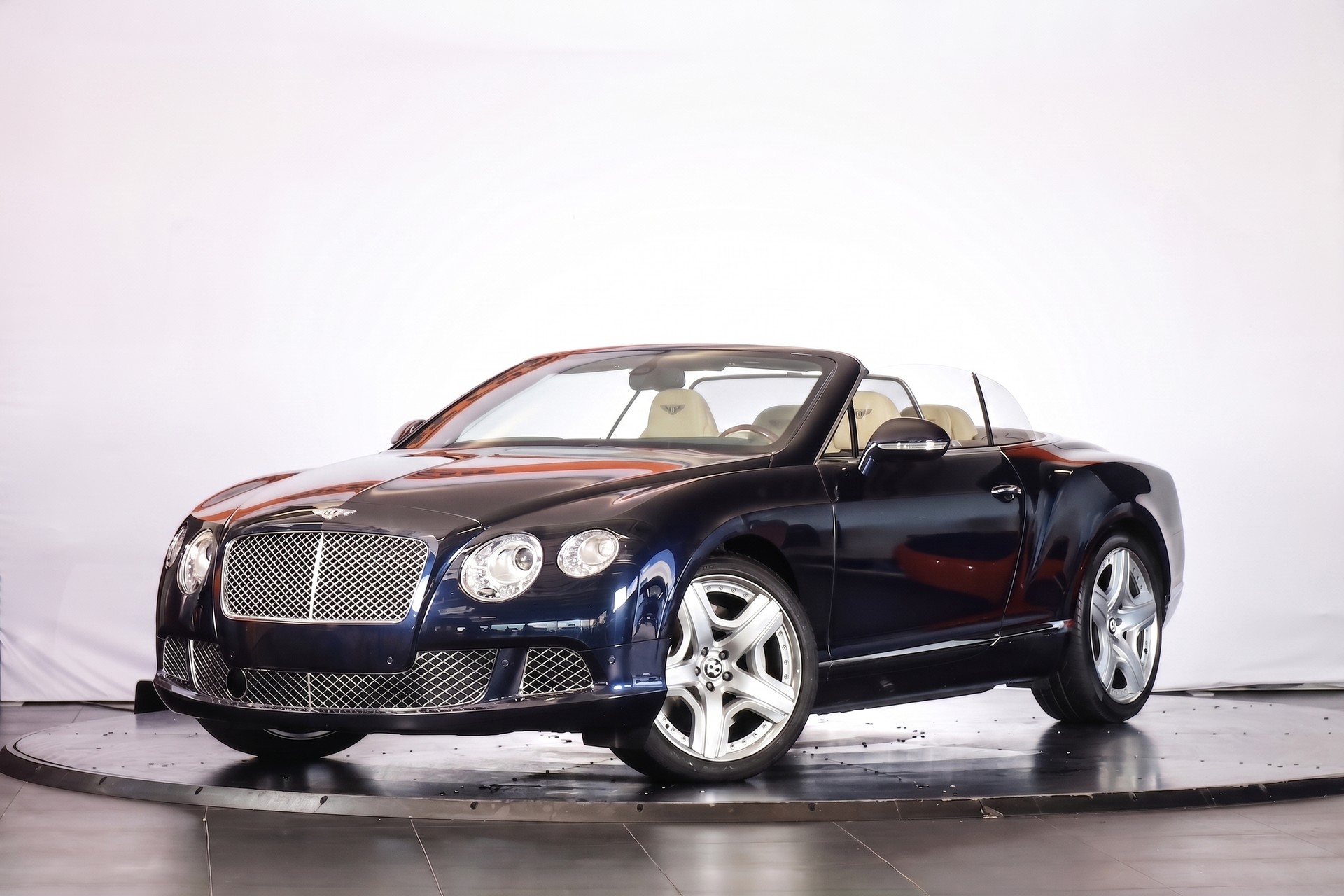 BENTLEY Continental GTC 6.0 W12-image-6