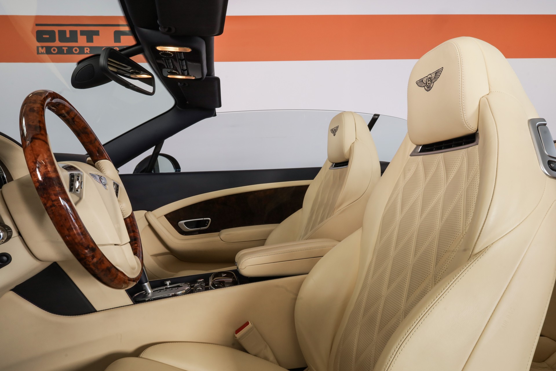 BENTLEY Continental GTC 6.0 W12-image-14