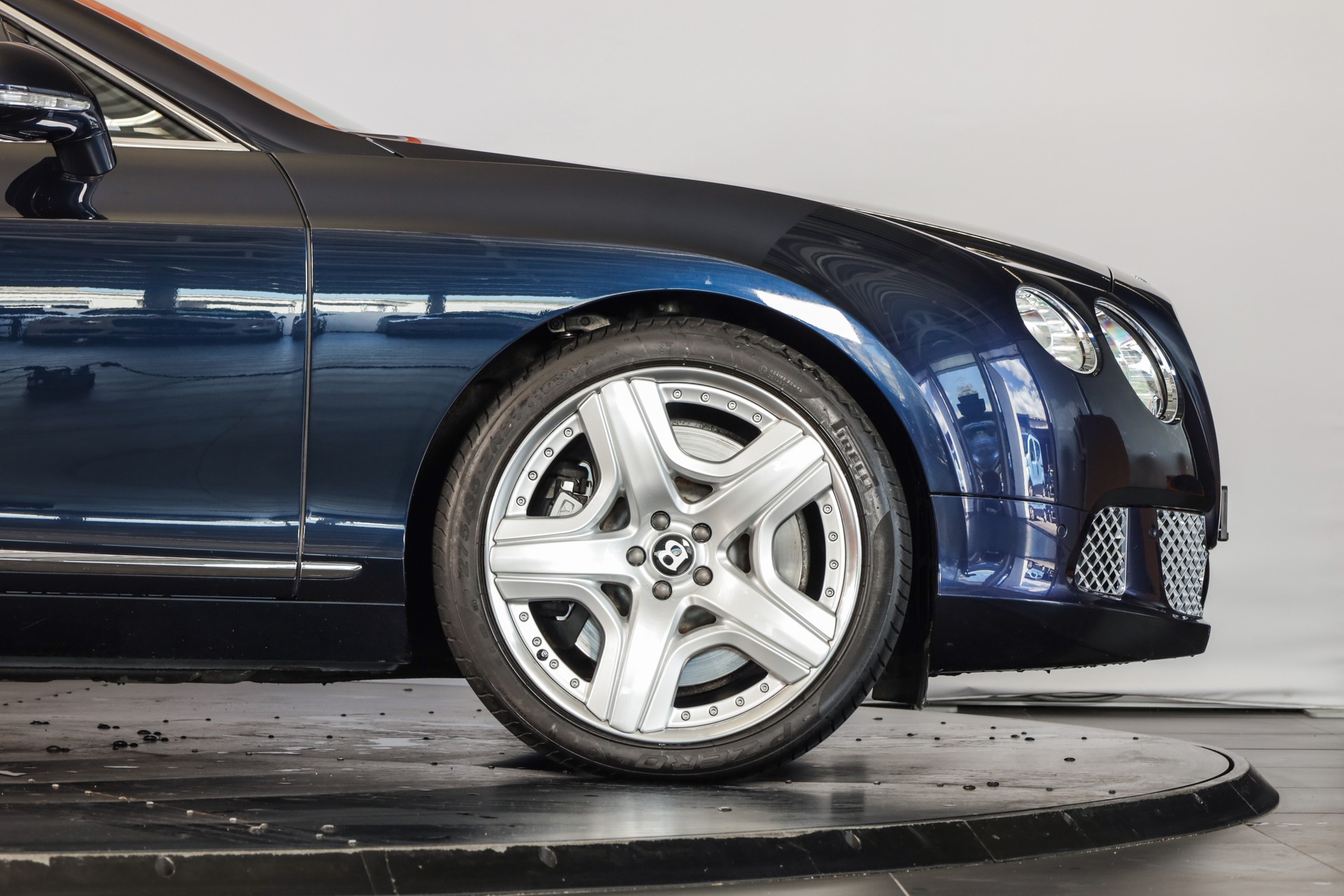 BENTLEY Continental GTC 6.0 W12-image-27