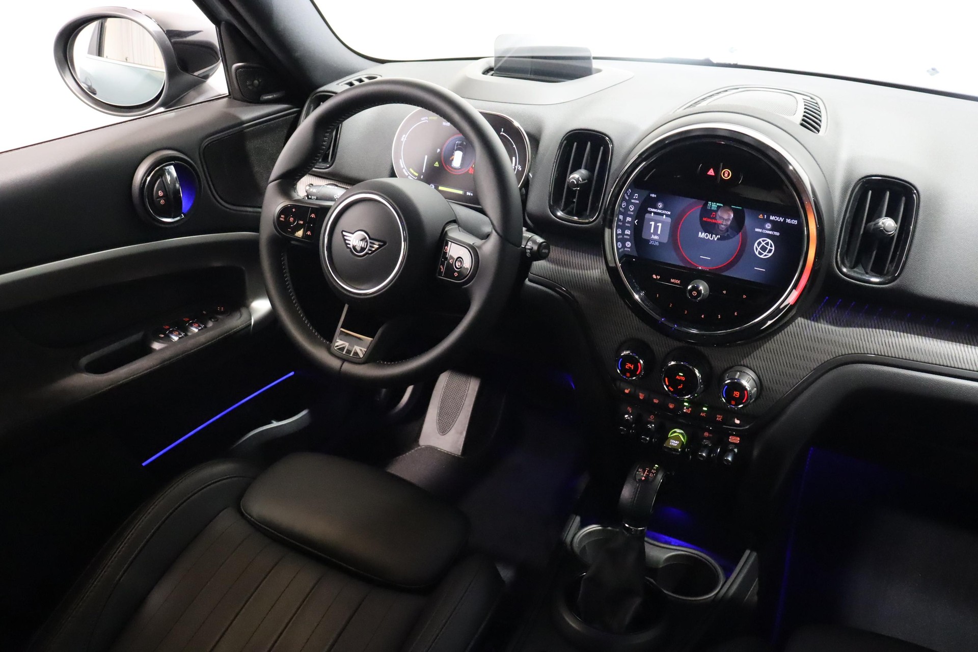 MINI Countryman F60 1.5i Cooper S E ALL4-image-8