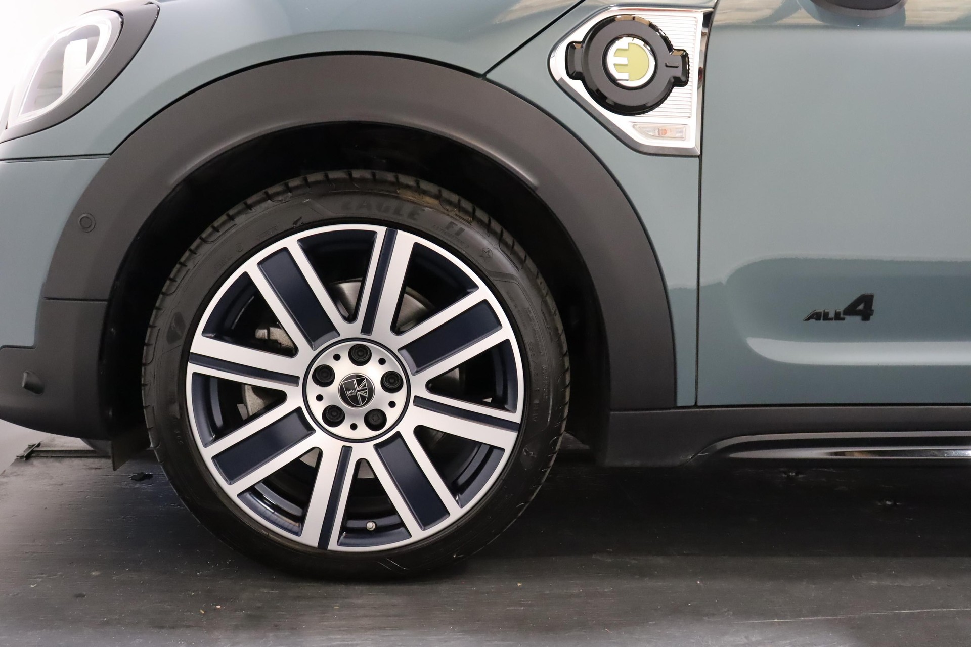 MINI Countryman F60 1.5i Cooper S E ALL4-image-6