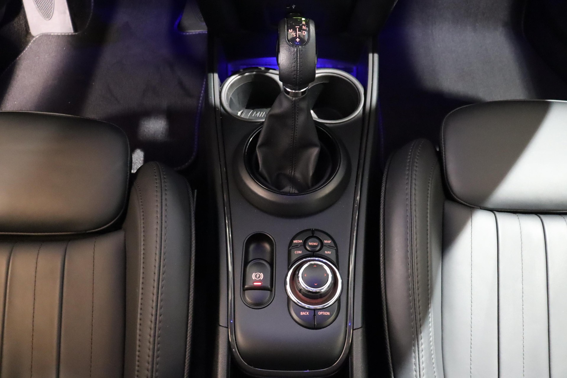 MINI Countryman F60 1.5i Cooper S E ALL4-image-10