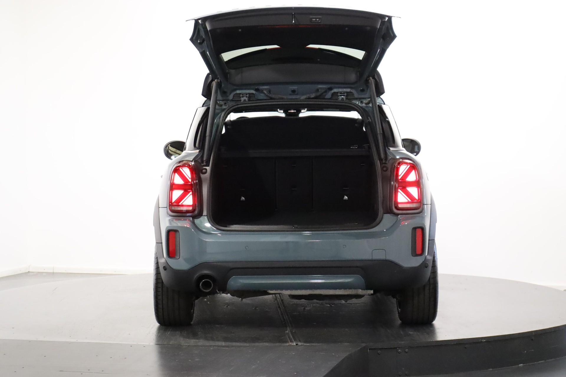 MINI Countryman F60 1.5i Cooper S E ALL4-image-5