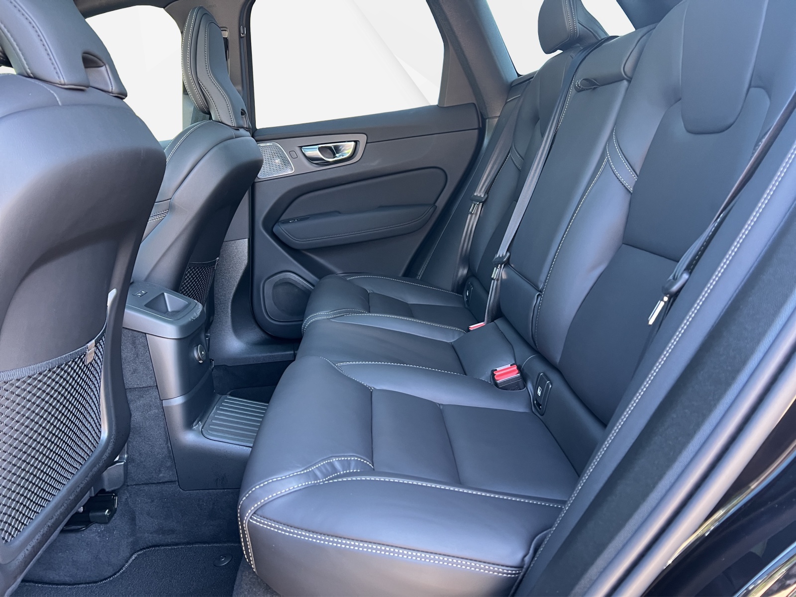VOLVO XC60 2.0 T8 TE Black Edition eAWD-image-13