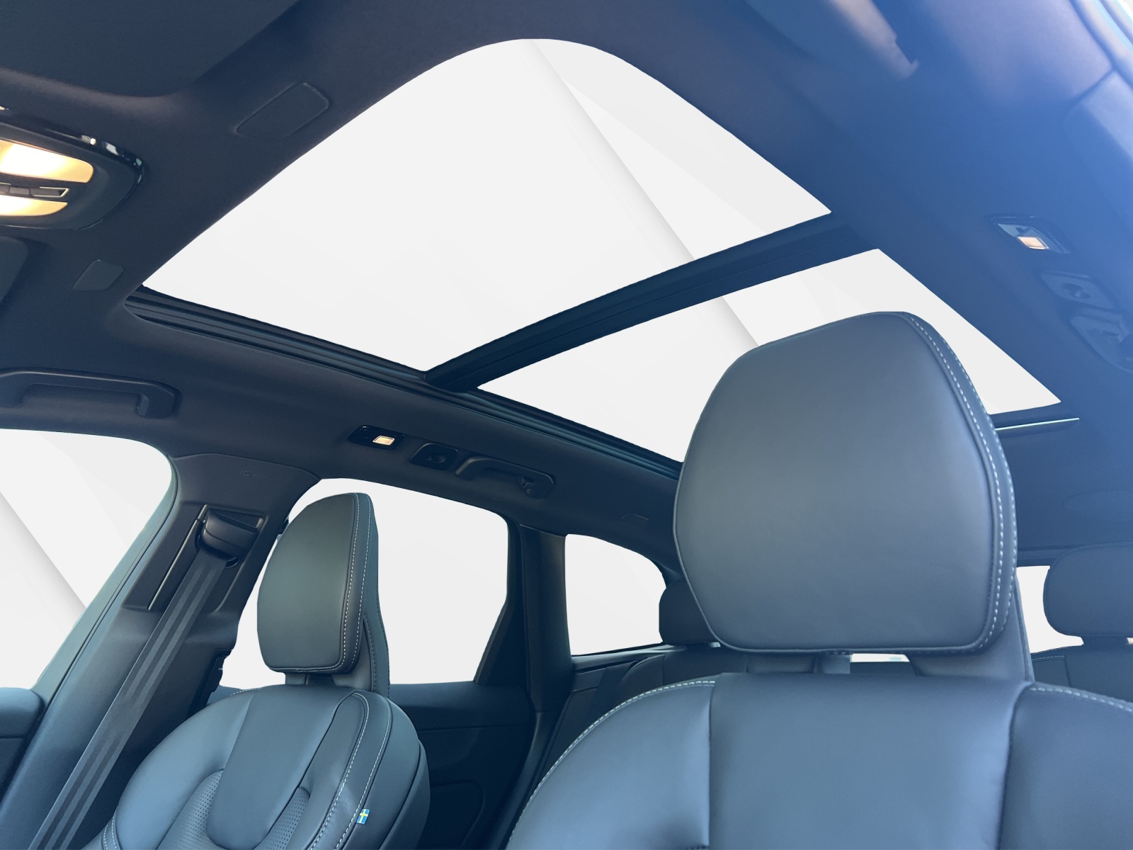 VOLVO XC60 2.0 T8 TE Black Edition eAWD-image-15