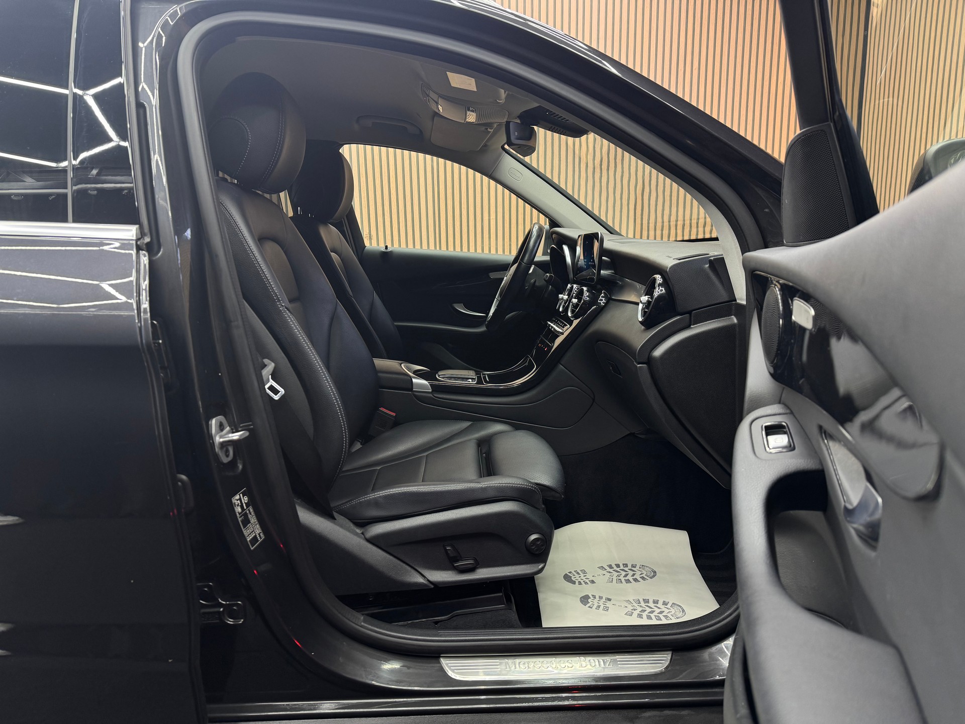 MERCEDES-BENZ GLC 220 d 4m | 1 Jahr Garantie | Facelift | *ab CHF 299.-/ Monat*-image-13