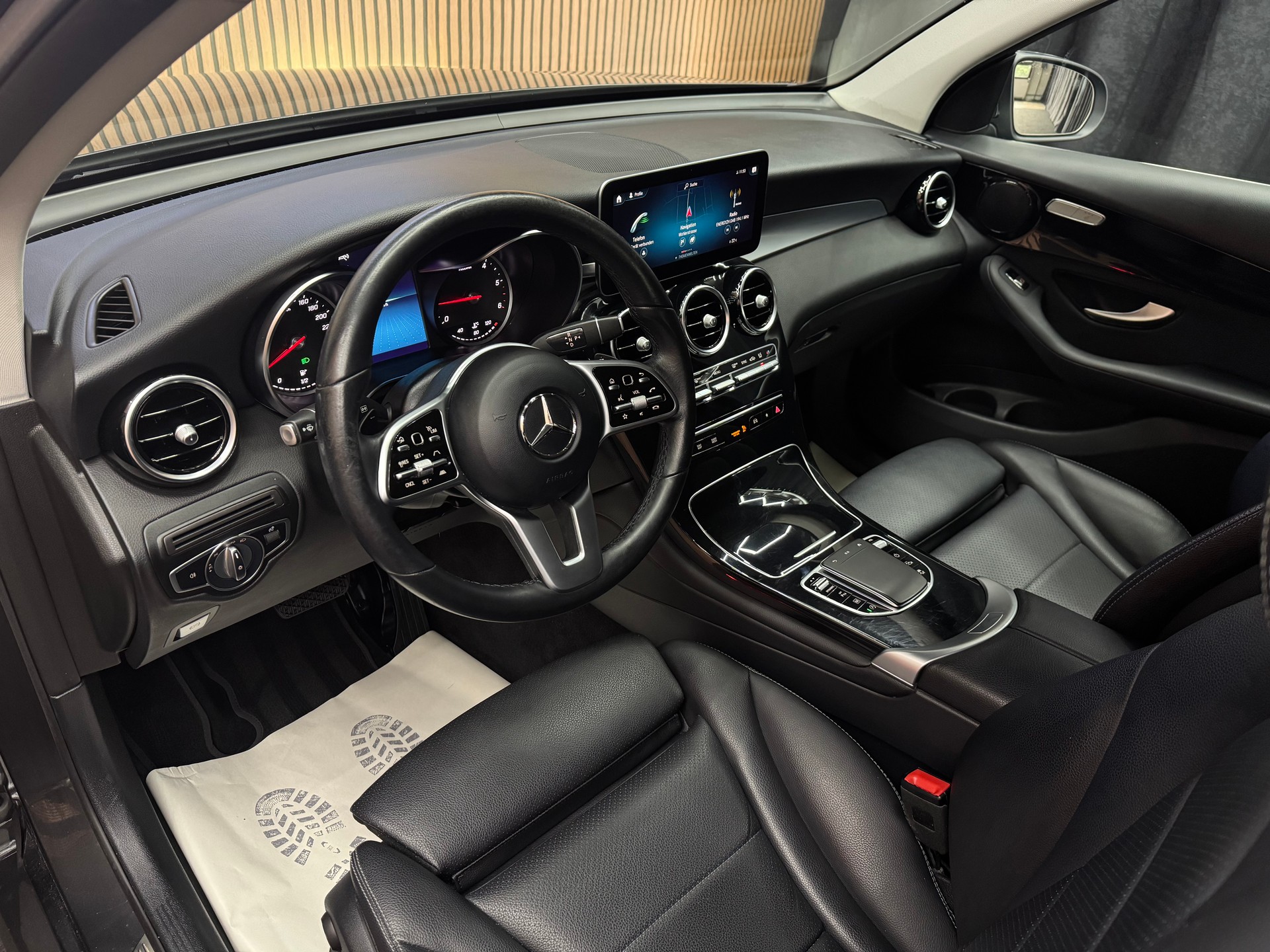 MERCEDES-BENZ GLC 220 d 4m | 1 Jahr Garantie | Facelift | *ab CHF 299.-/ Monat*-image-8