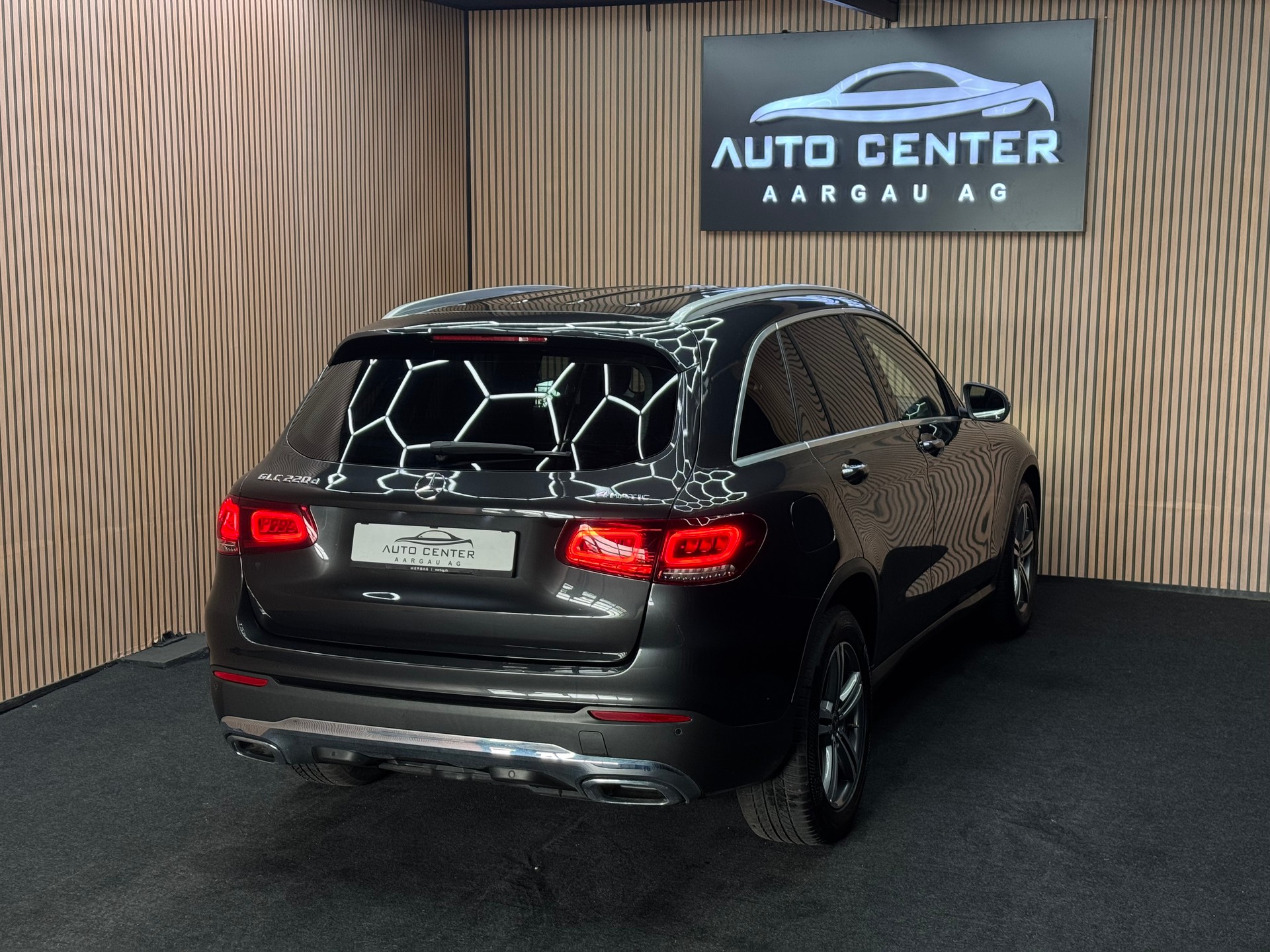 MERCEDES-BENZ GLC 220 d 4m | 1 Jahr Garantie | Facelift | *ab CHF 299.-/ Monat*-image-4