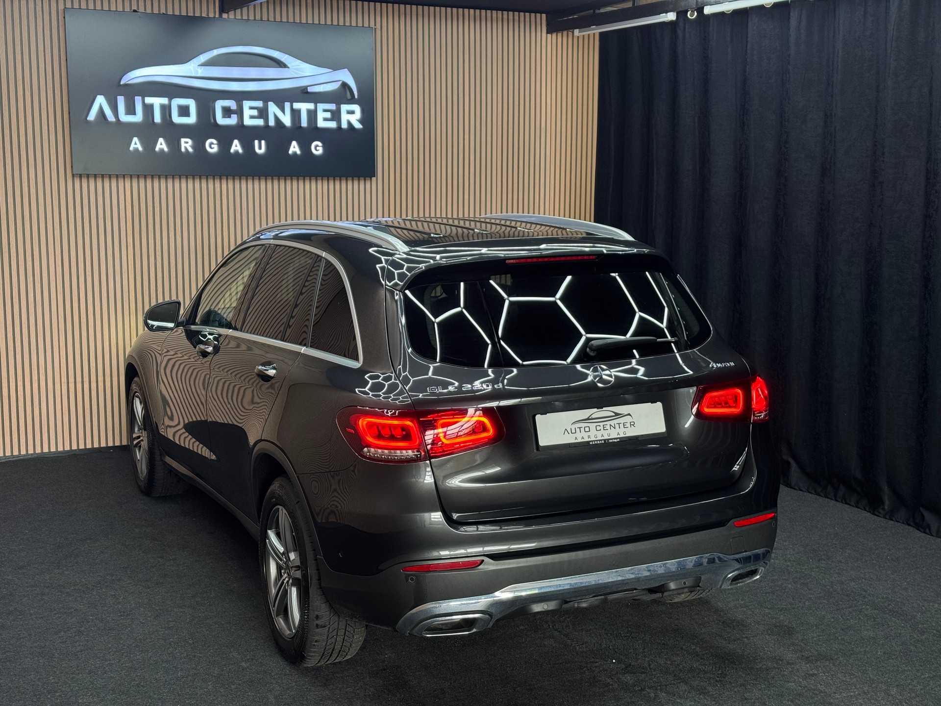 MERCEDES-BENZ GLC 220 d 4m | 1 Jahr Garantie | Facelift | *ab CHF 299.-/ Monat*-image-3