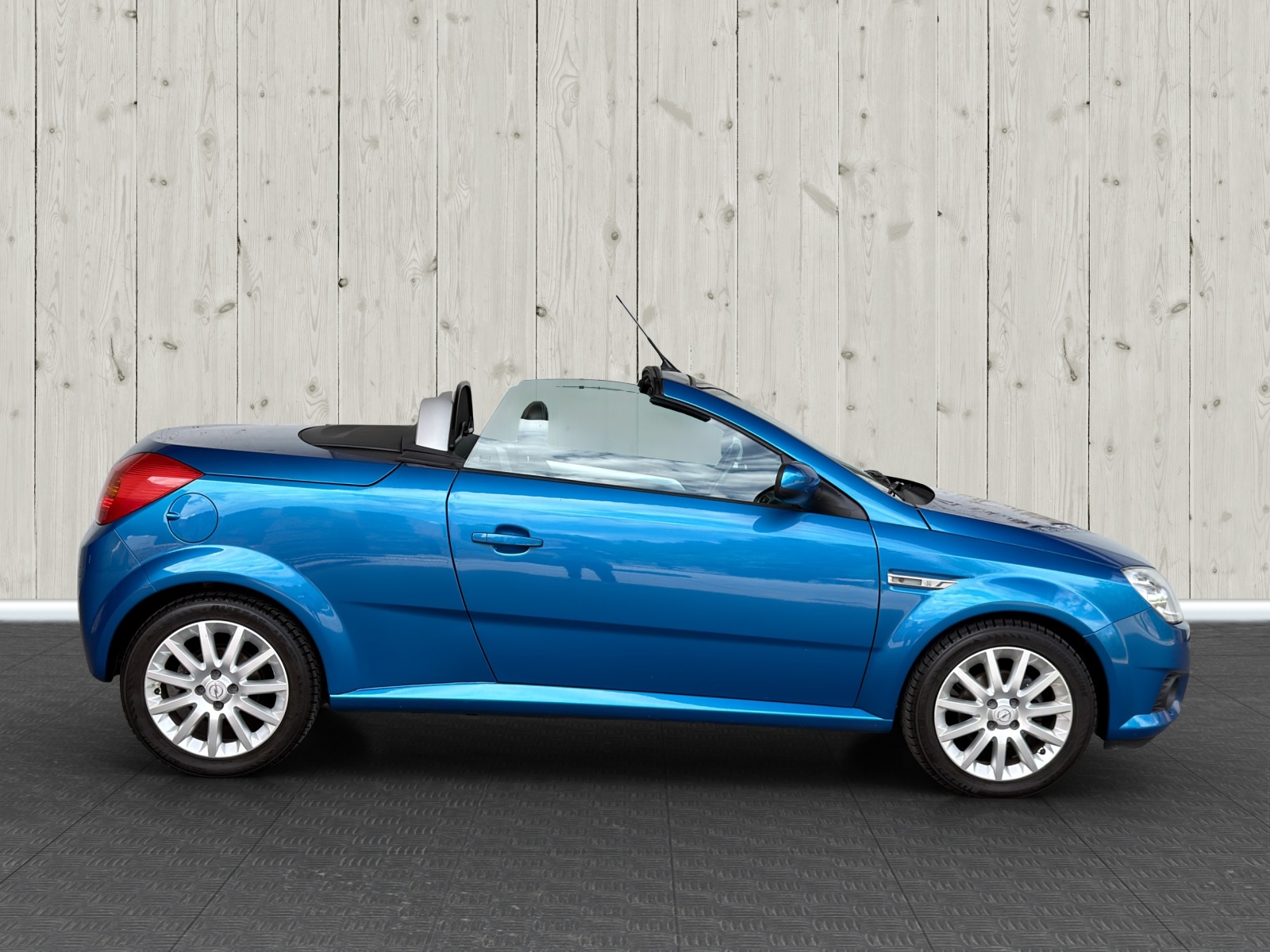 OPEL Tigra 1.8 Sport-image-6
