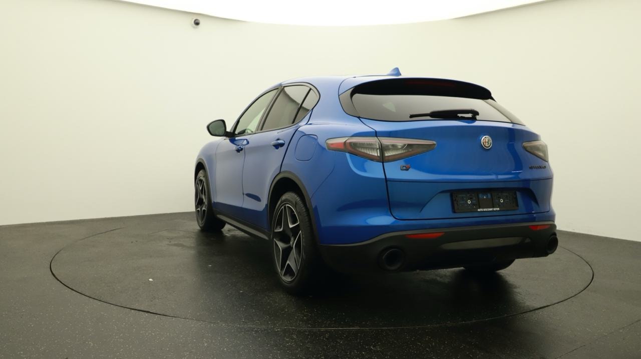 ALFA ROMEO Stelvio 2.0 Sport Q4 Automatic-image-3