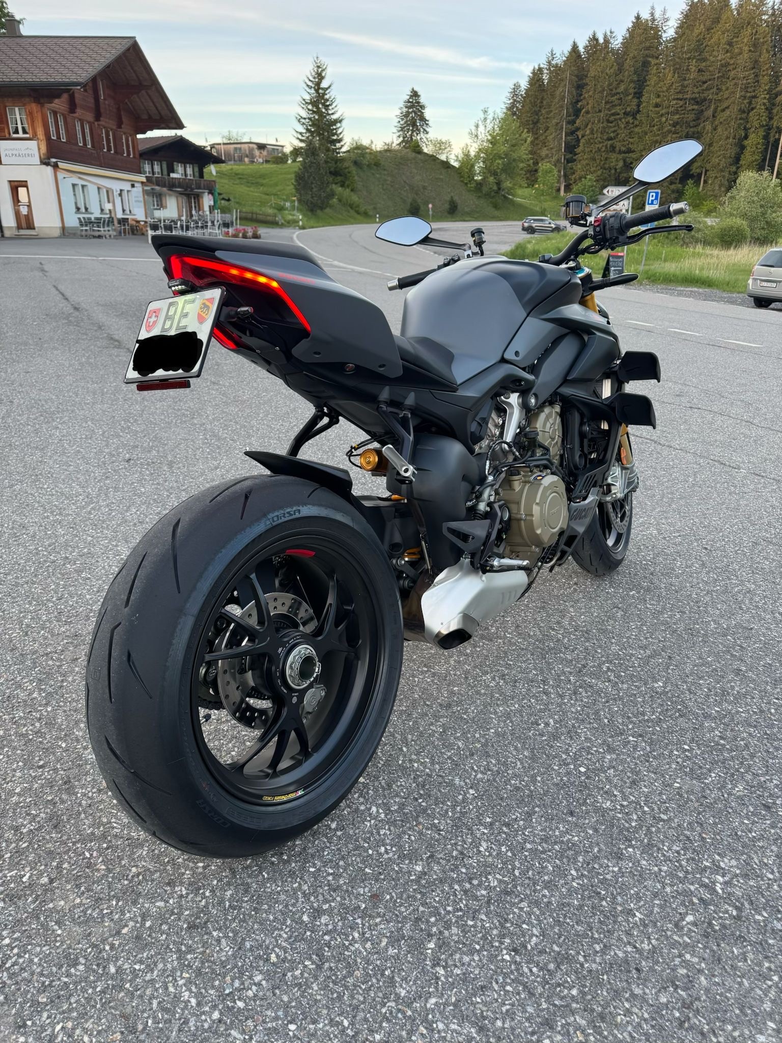 DUCATI Streetfighter V4 S-image-3