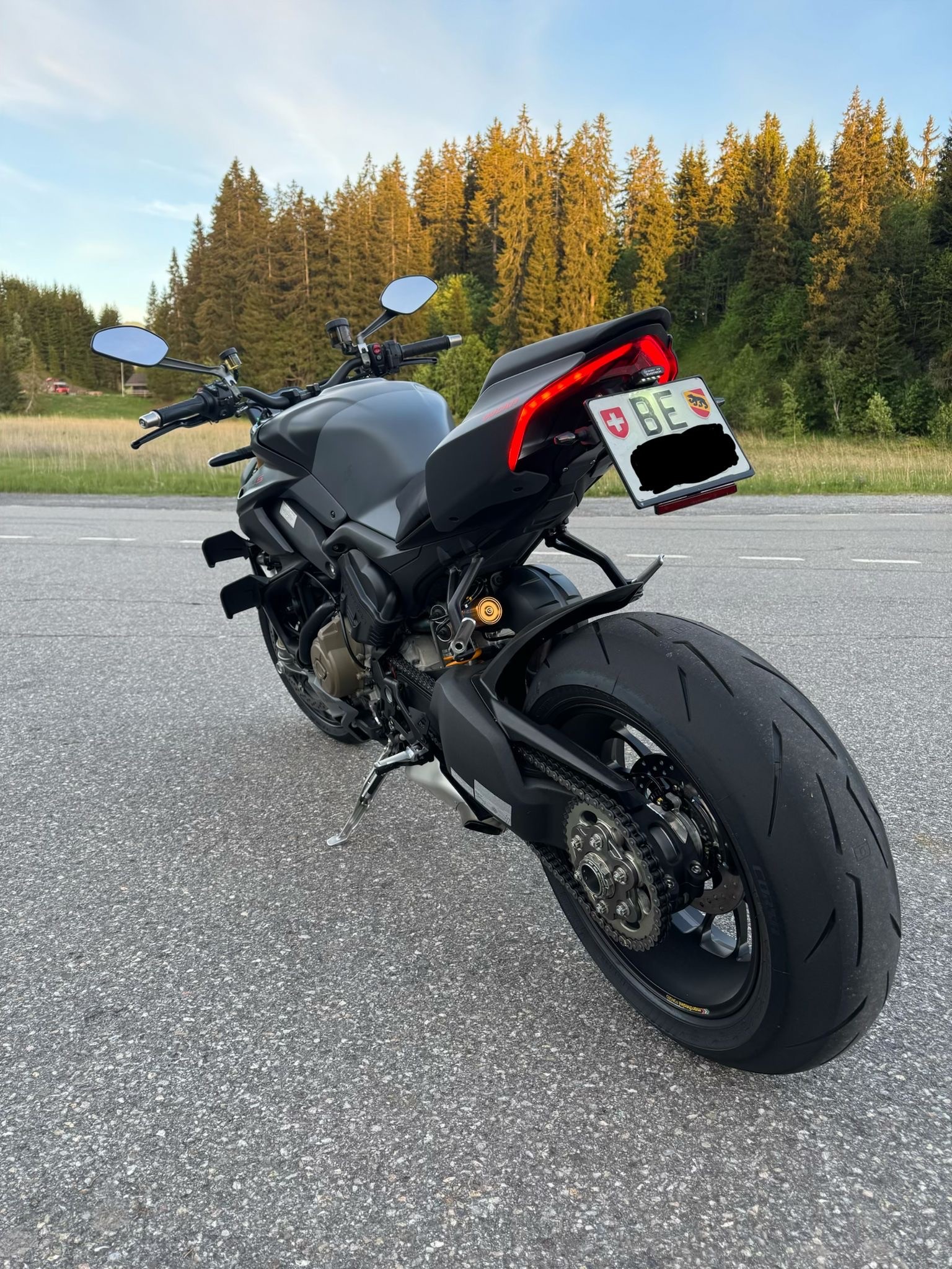 DUCATI Streetfighter V4 S-image-4