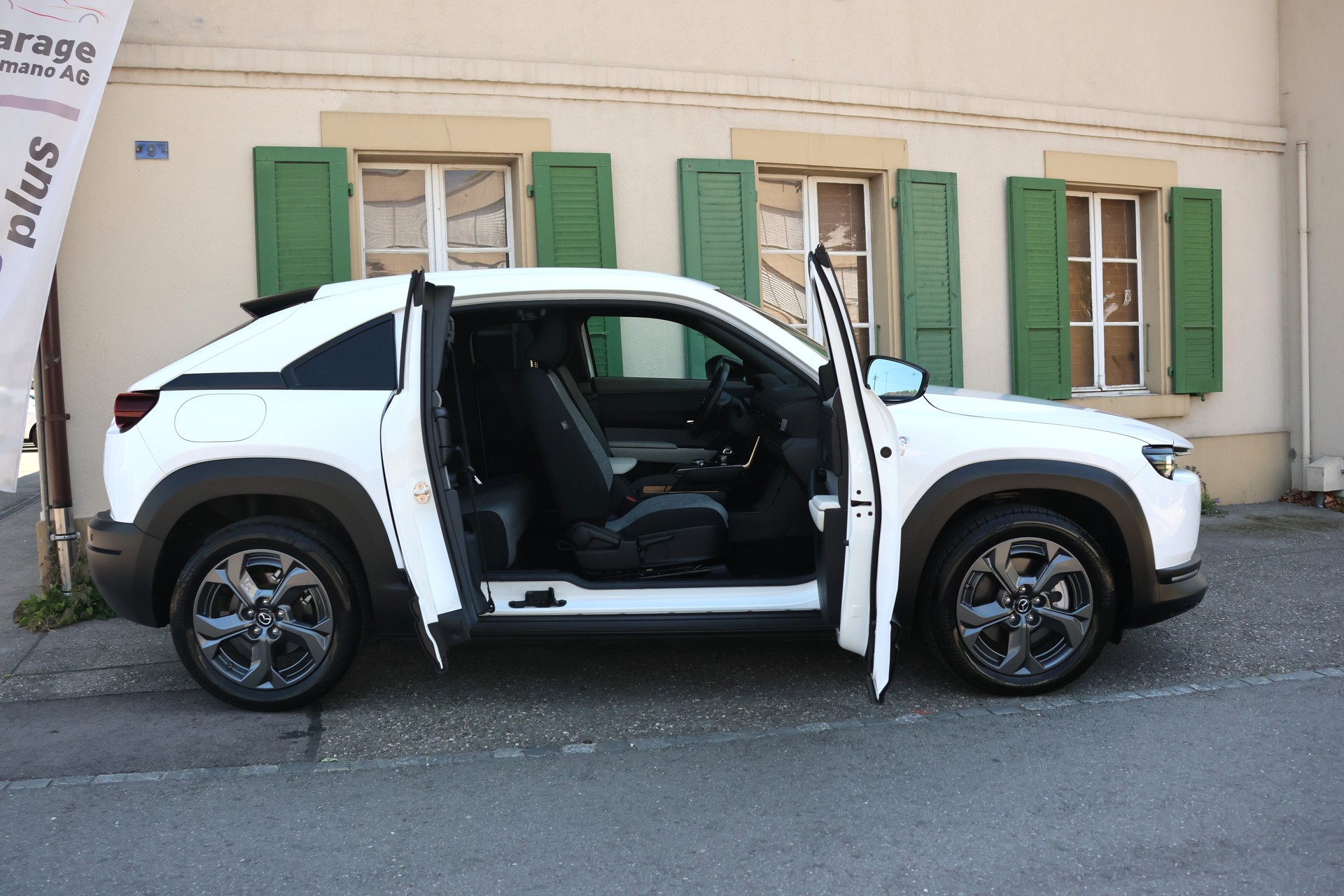 MAZDA MX-30 PHEV e-Skyactiv R-EV 170 Exclusive-Line-image-4