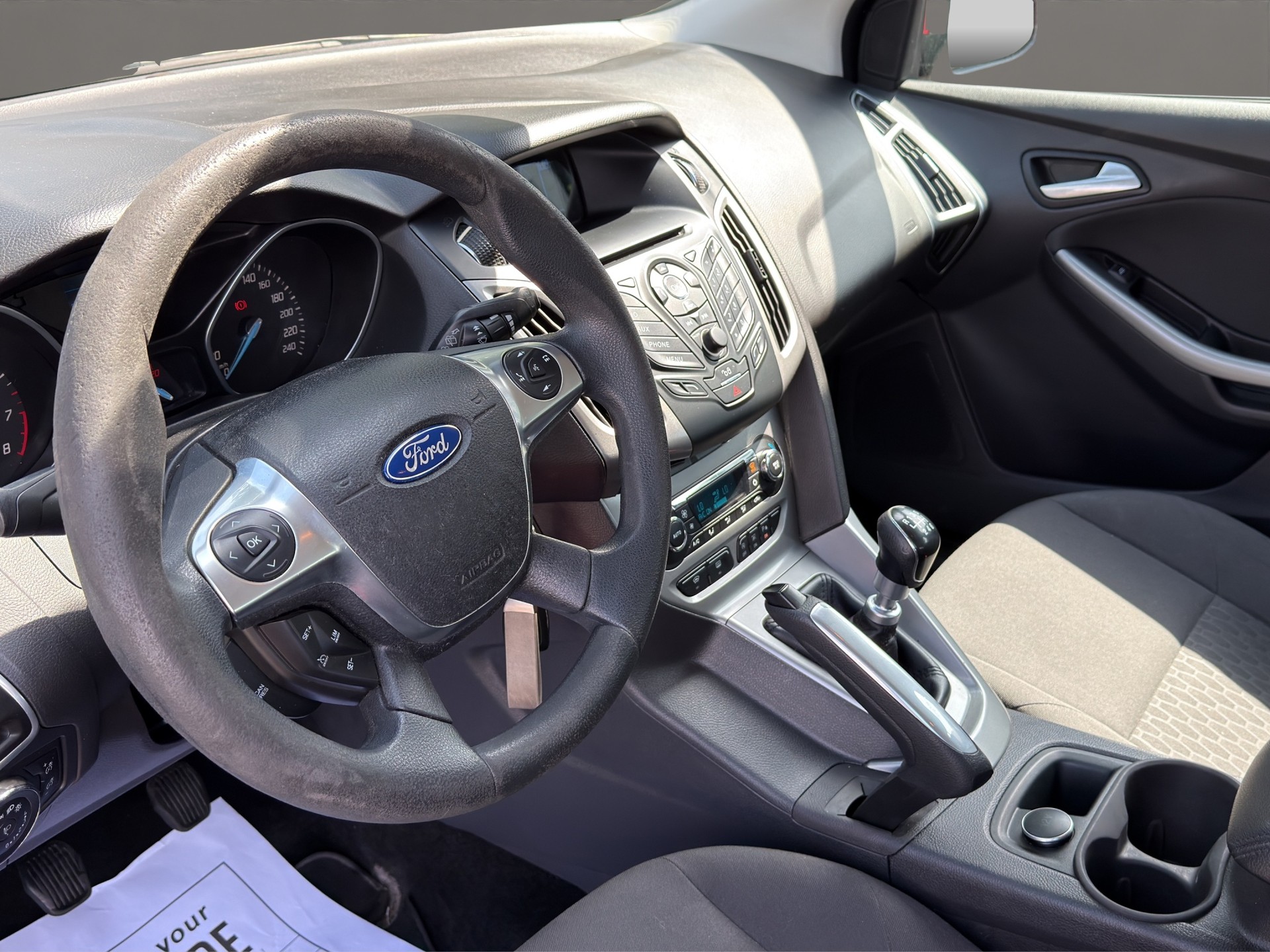 FORD Focus 1.0 SCTi Titanium-image-9