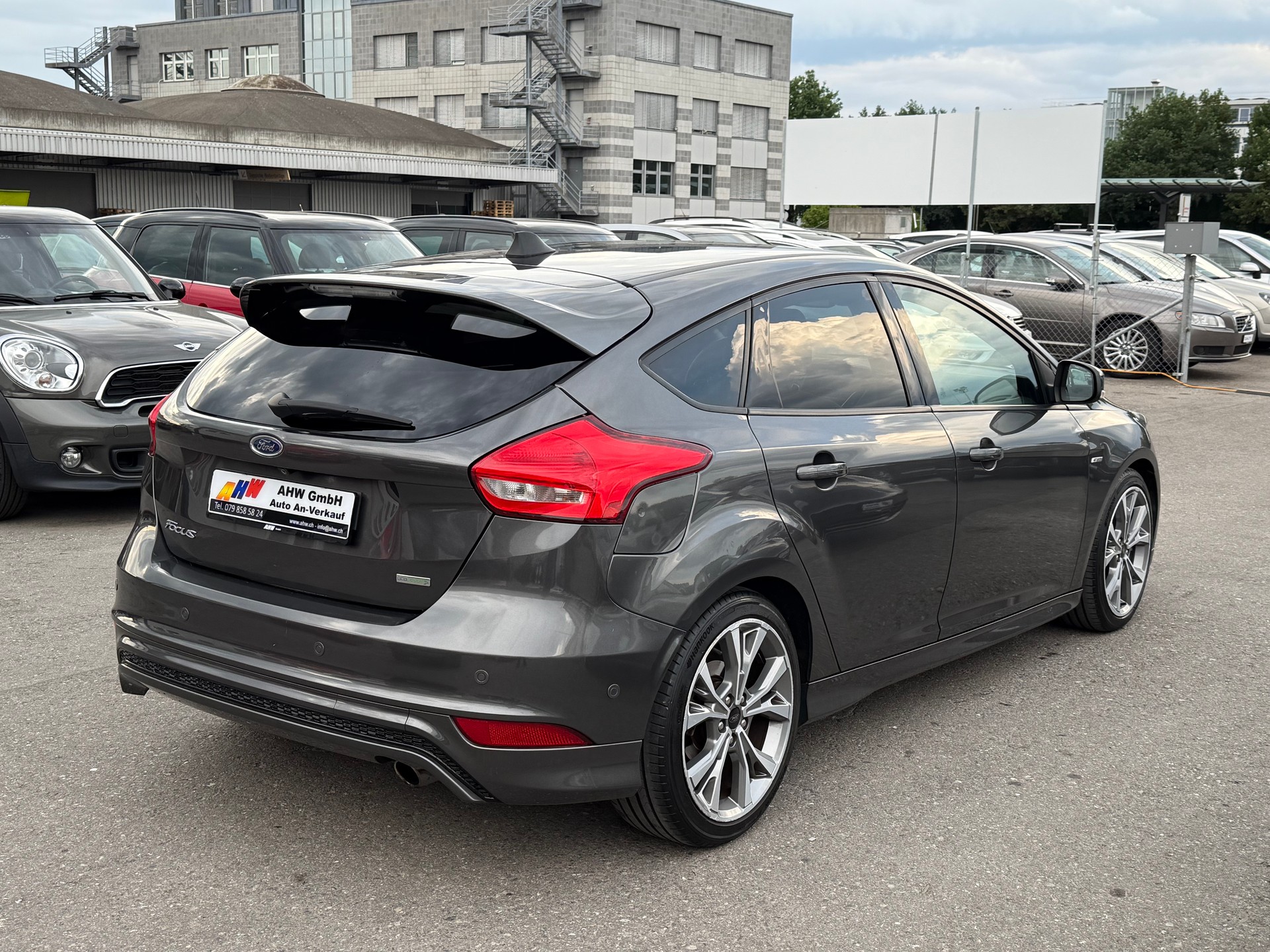 FORD Focus 1.5 SCTi ST Line 182PS / Frisch ab MFK / 1 Jahr Garantie / Rückfahrkamera / Leder/Alcantara / Navi / Lenkradheizung-image-3